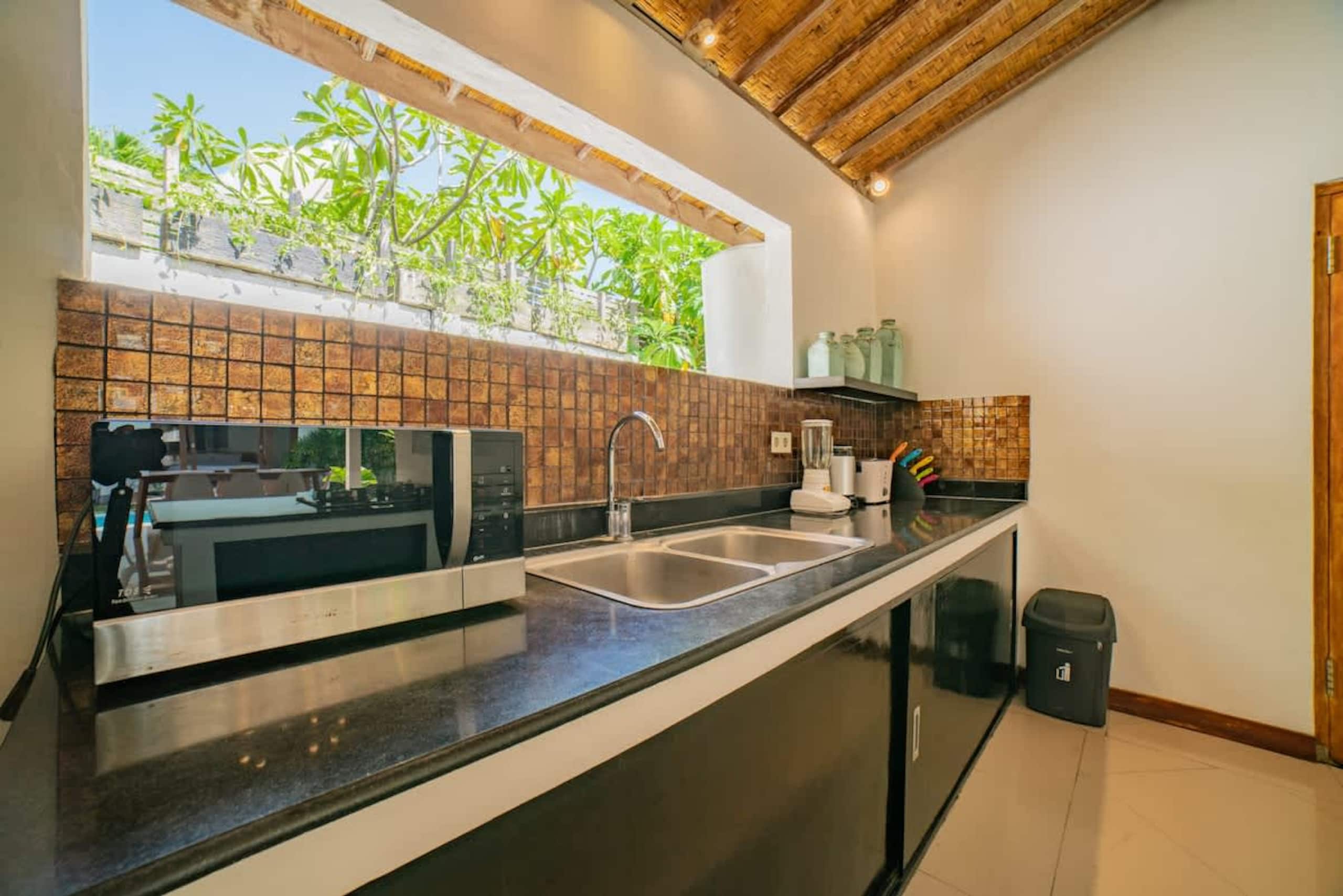 4BR villa w/ private pool & garden view 29