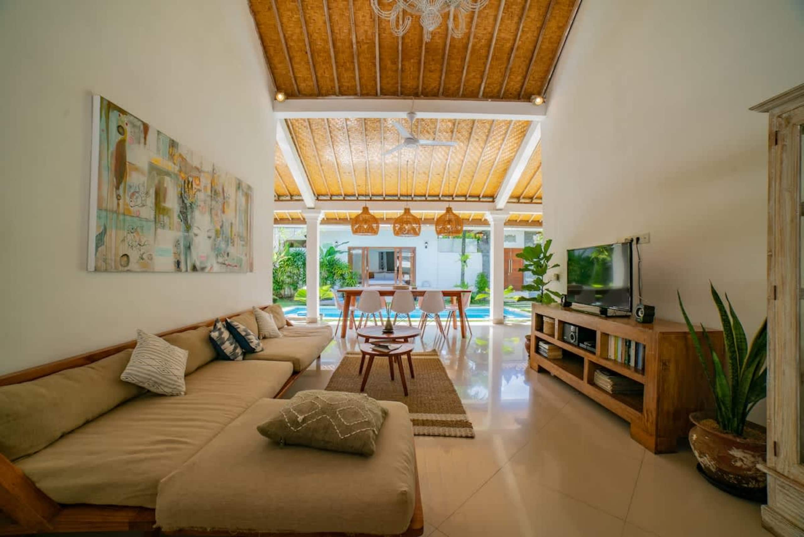 4BR villa w/ private pool & garden view 13