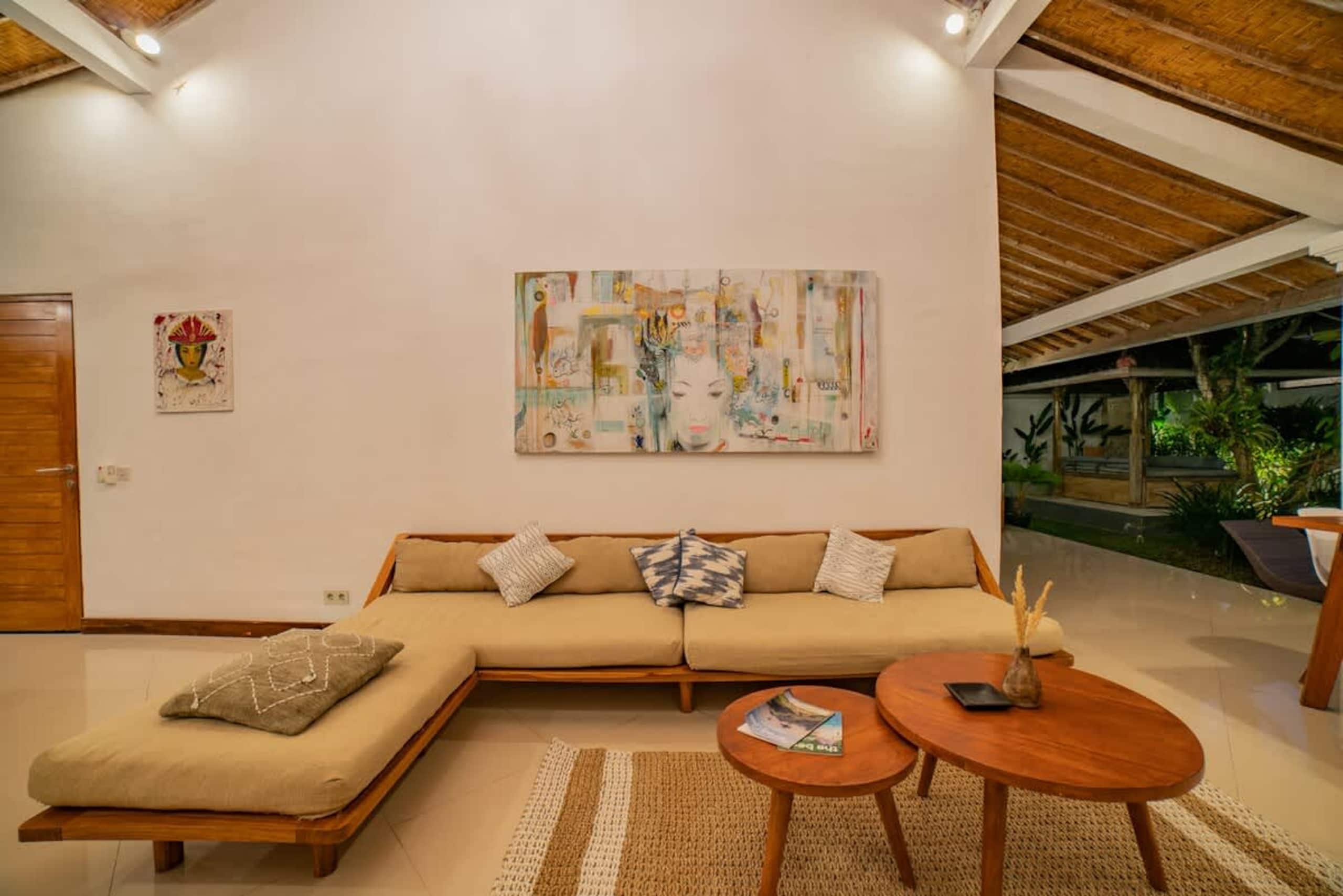 4BR villa w/ private pool & garden view 18