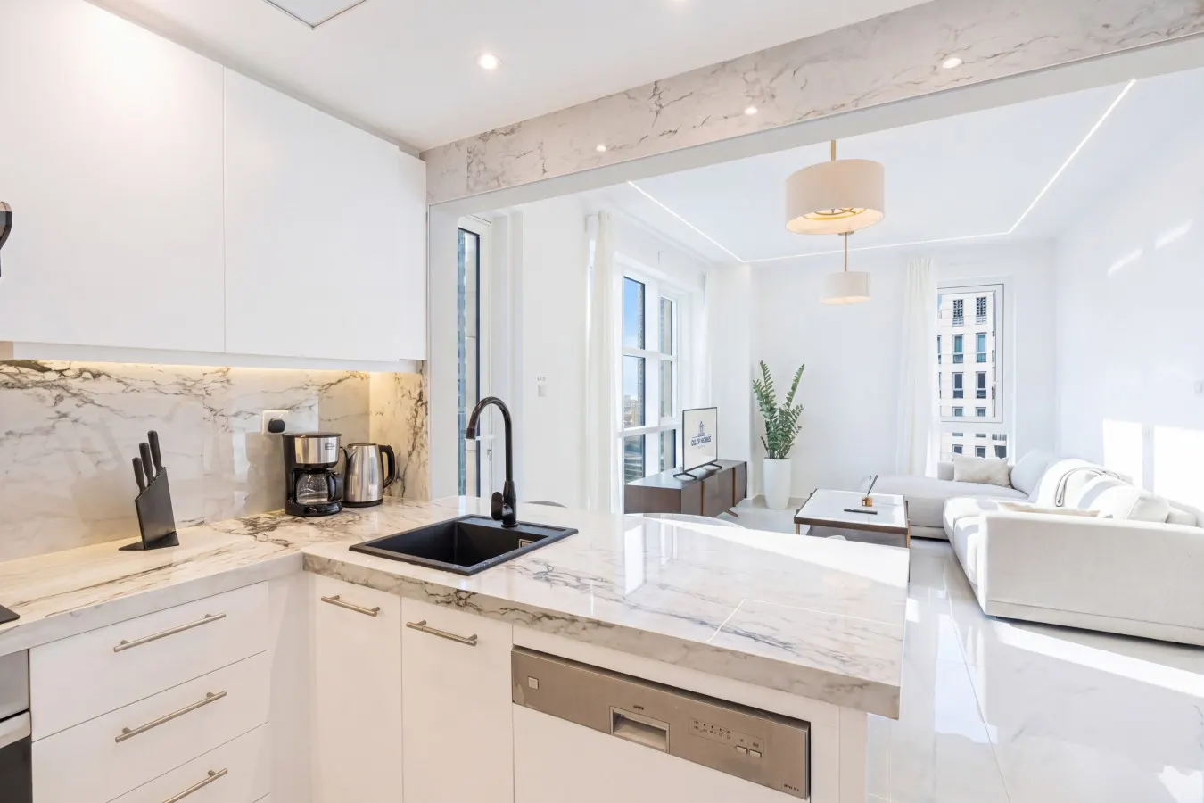 Exclusive Home Steps away from Burj & Dubai Mall 9