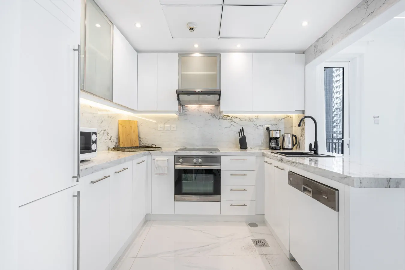 Exclusive Home Steps away from Burj & Dubai Mall 10