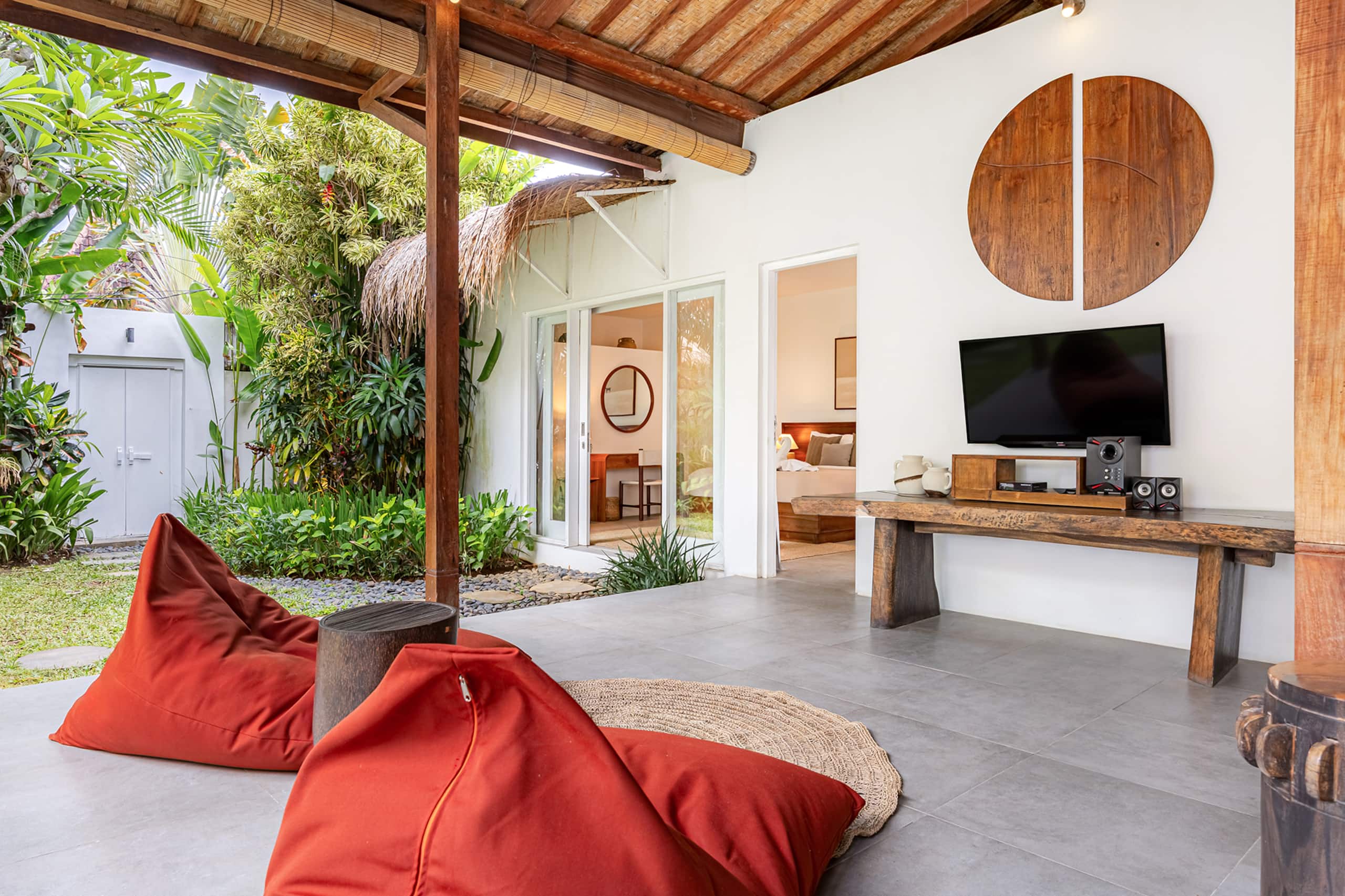 Refurbished - 800m to Beach/Kudeta Seminyak Oberoi 14