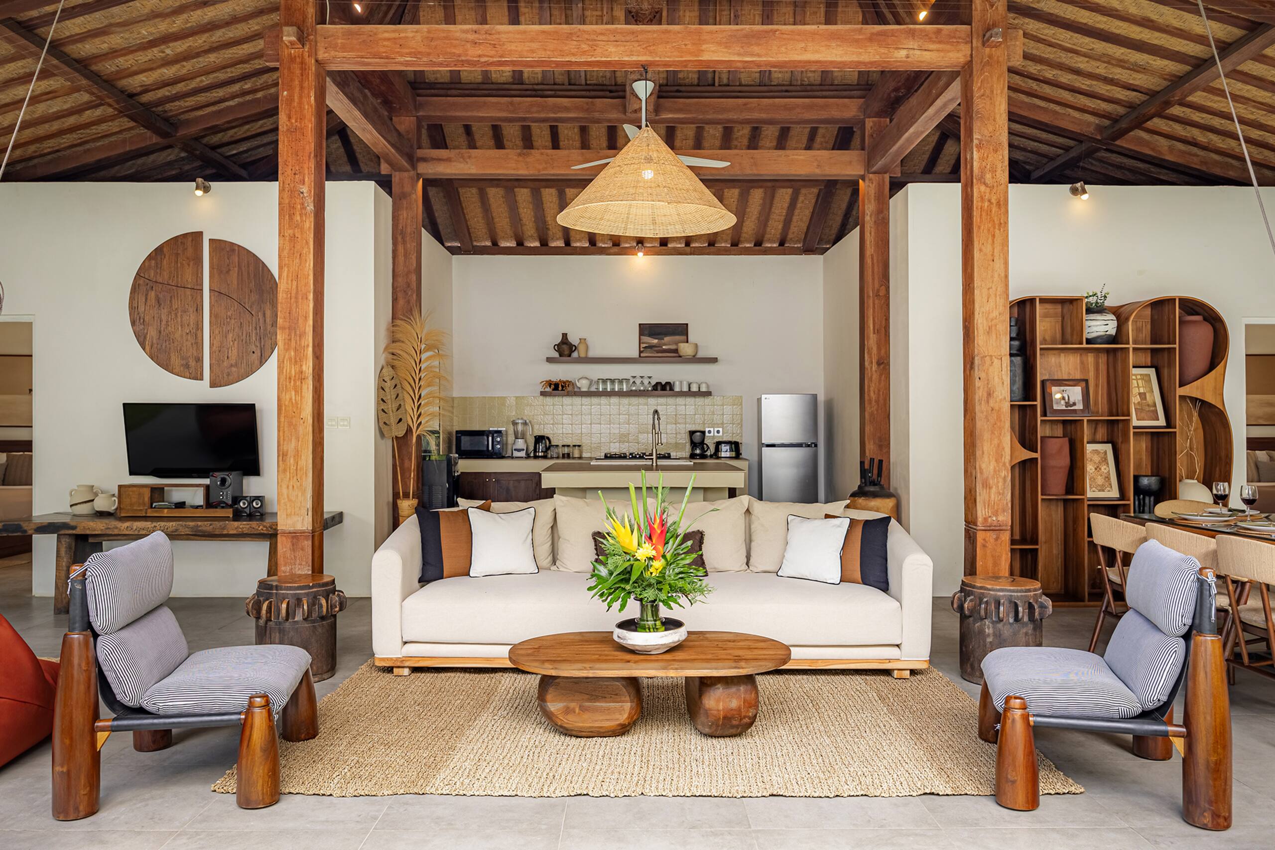 Refurbished - 800m to Beach/Kudeta Seminyak Oberoi — photo 4