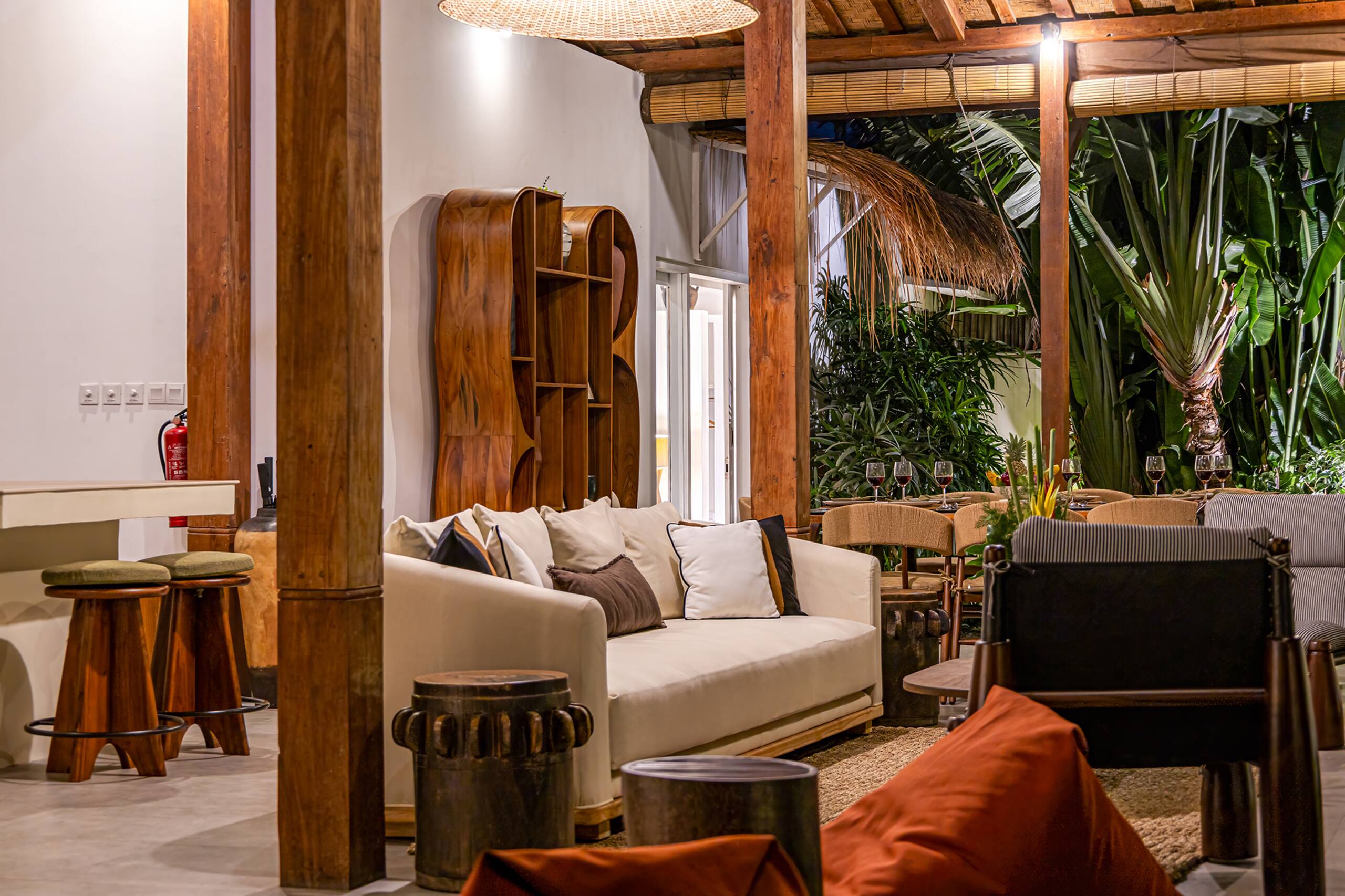 Refurbished - 800m to Beach/Kudeta Seminyak Oberoi 8