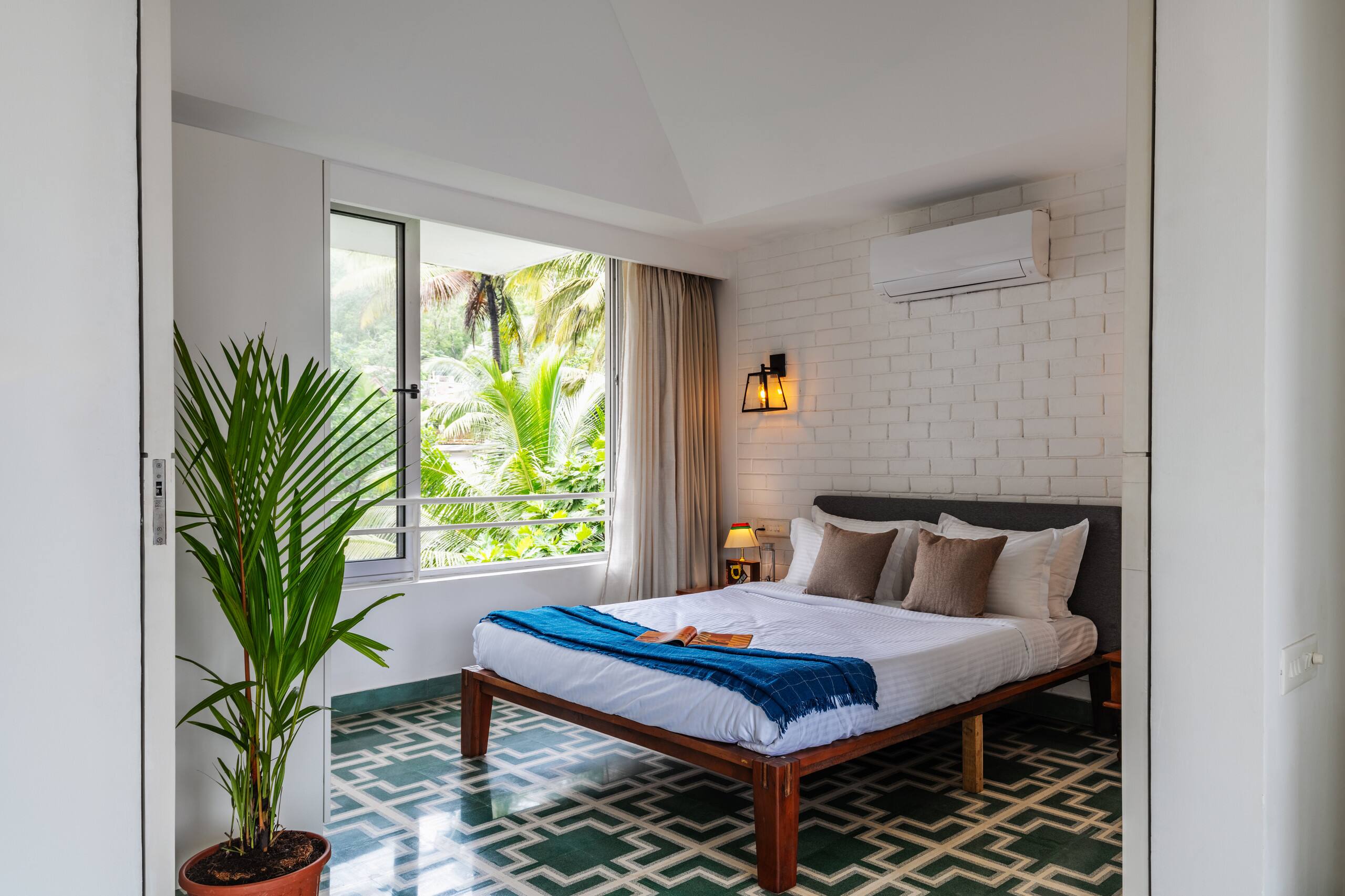 ElRaso|Luxury 1BHK with Balcony | Pool |Inverter — photo 3