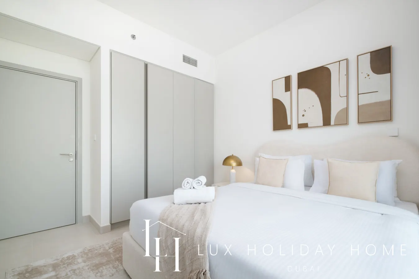 LUX The Creek Palace Residence Suite 2 18