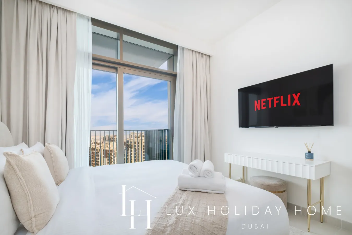 LUX The Creek Palace Residence Suite 2 19