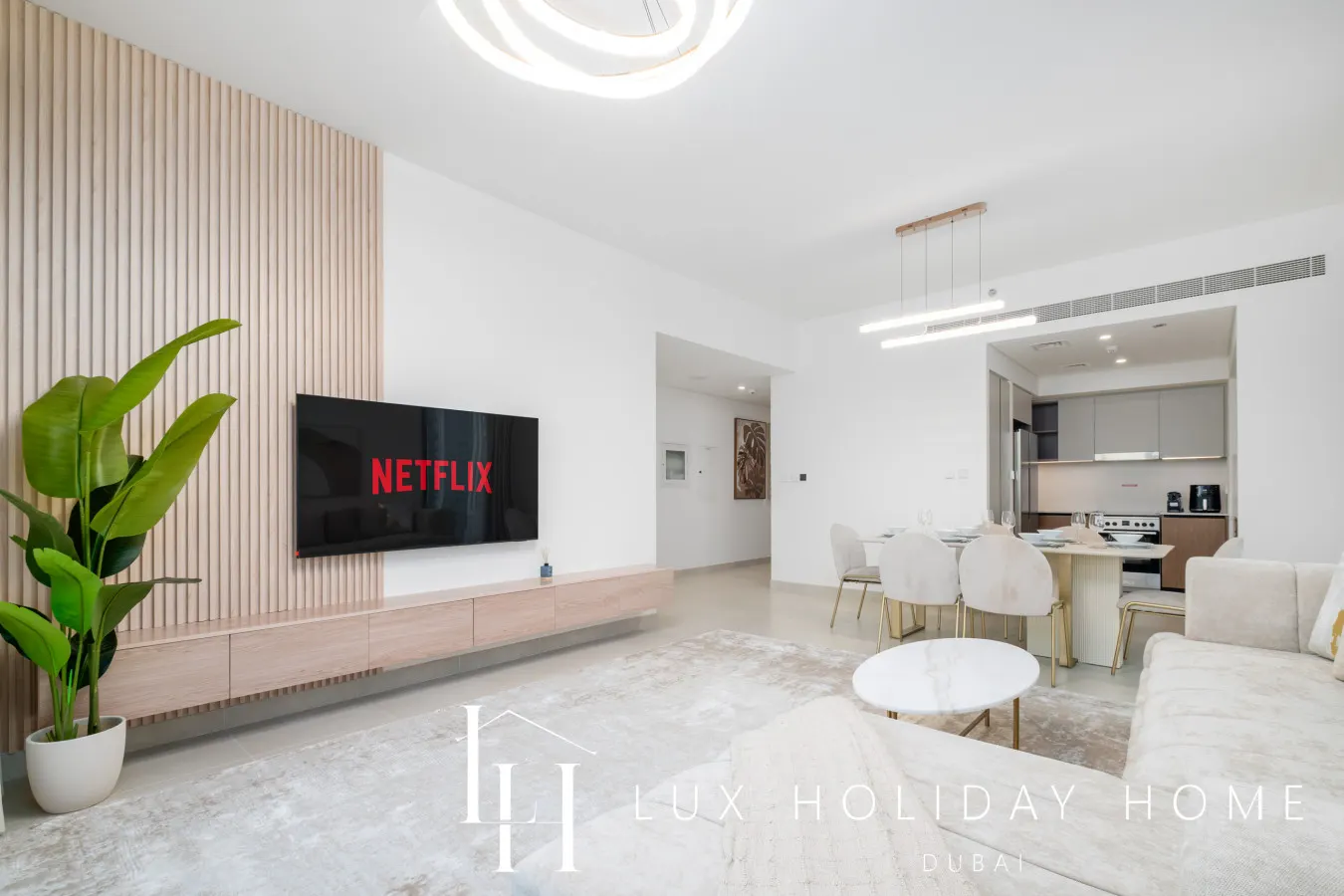 LUX The Creek Palace Residence Suite 2 6