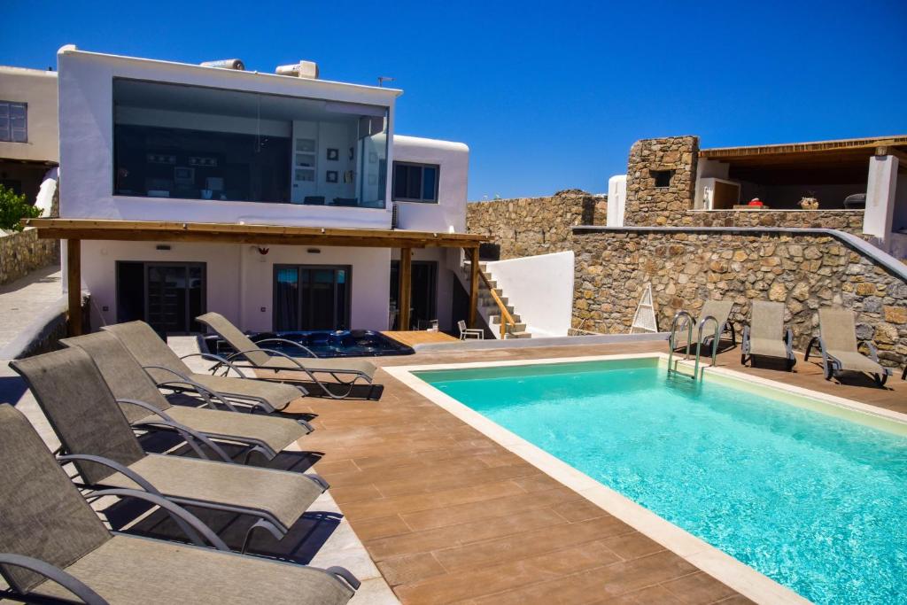 Traditional artistic home in the center of Mykonos 11