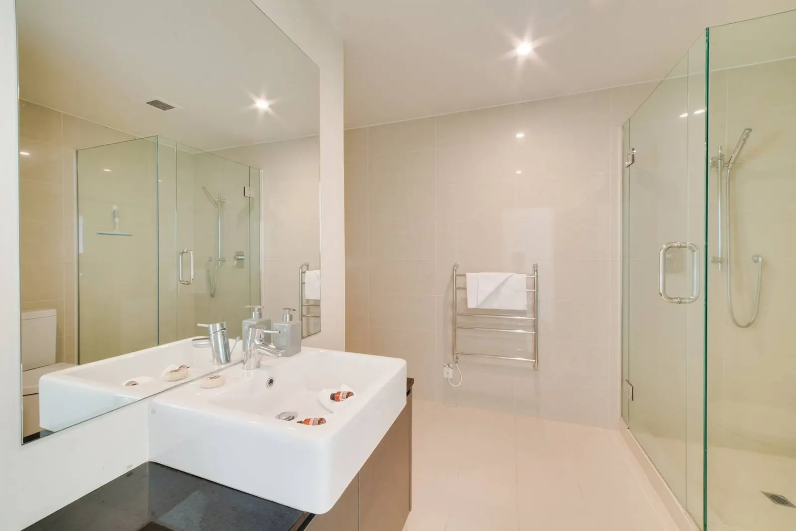 Norman Smith Central Taupo 3 Bed Apartment 11
