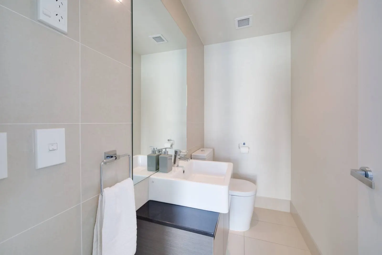 Norman Smith Central Taupo 3 Bed Apartment 12