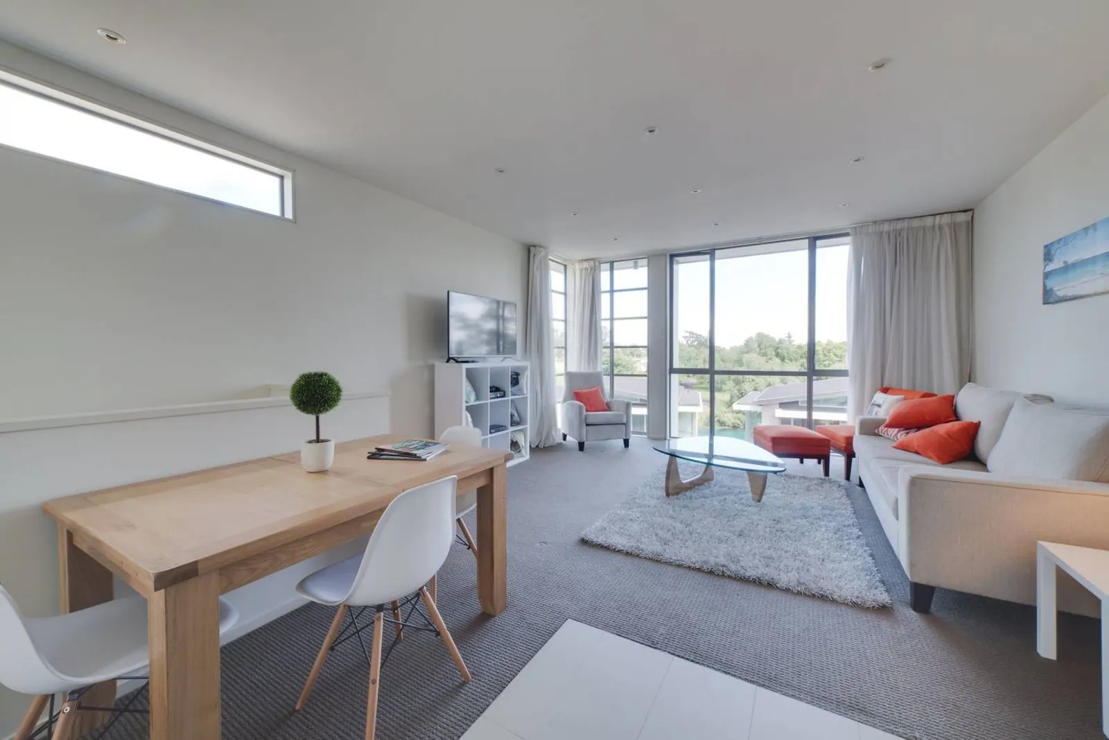 Norman Smith · Central Taupo 3 Bed Apartment — photo 4
