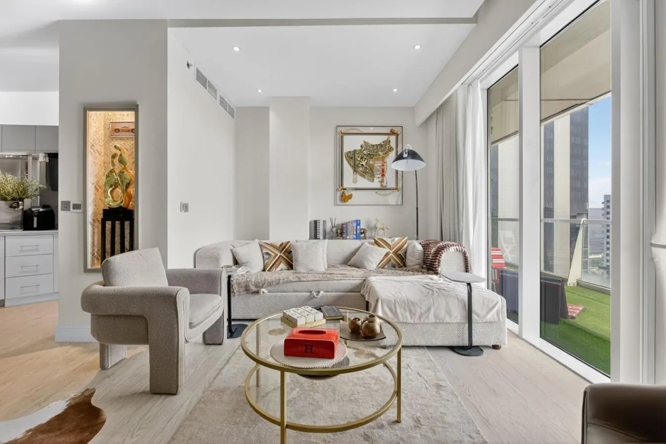 Stylish 1-Bedroom Apartment in Business Bay with Balcony Views