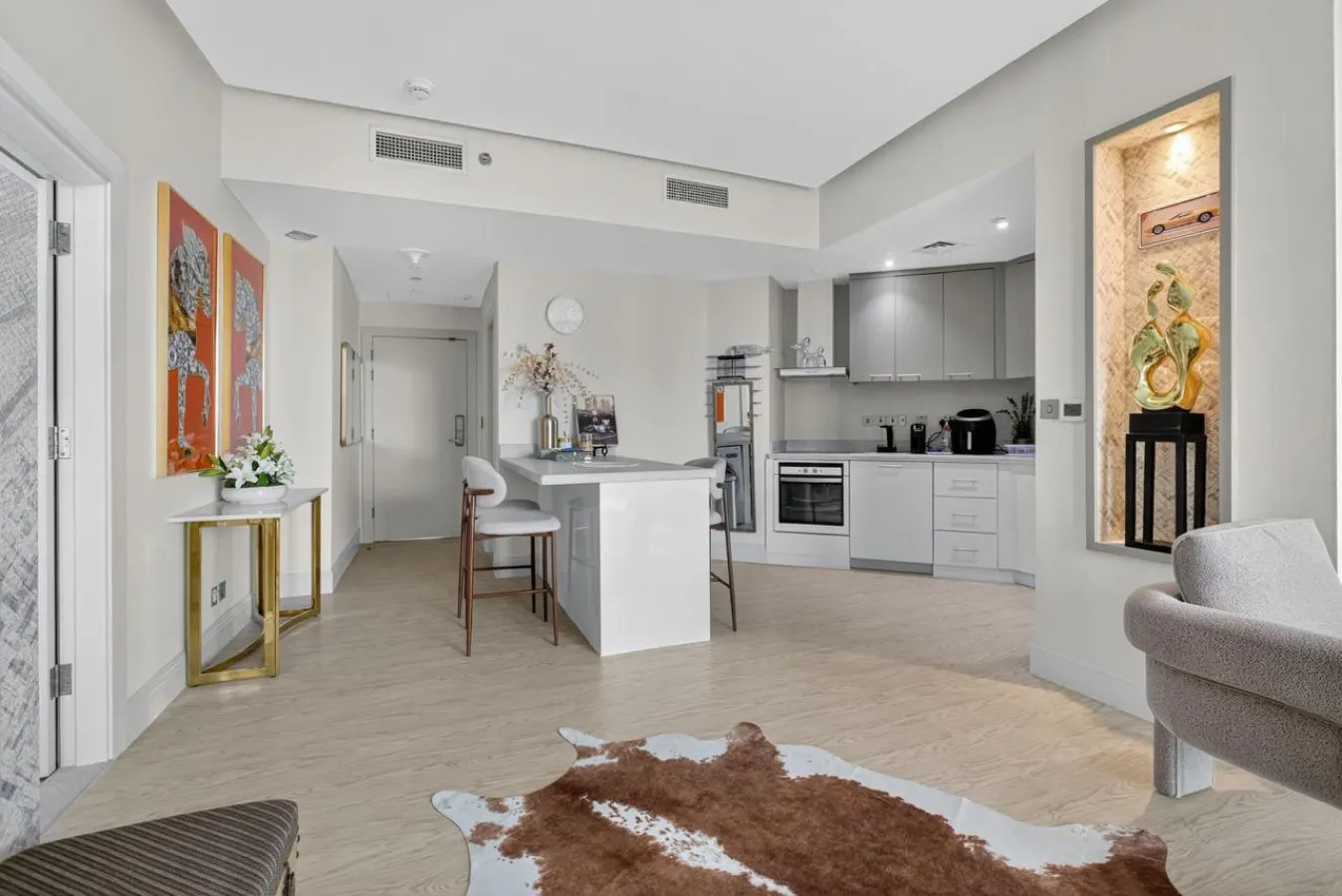 Stylish 1-Bedroom Apartment in Business Bay with Balcony Views 20