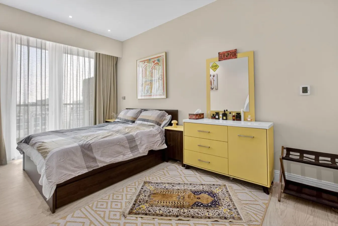 Stylish 1-Bedroom Apartment in Business Bay with Balcony Views 6