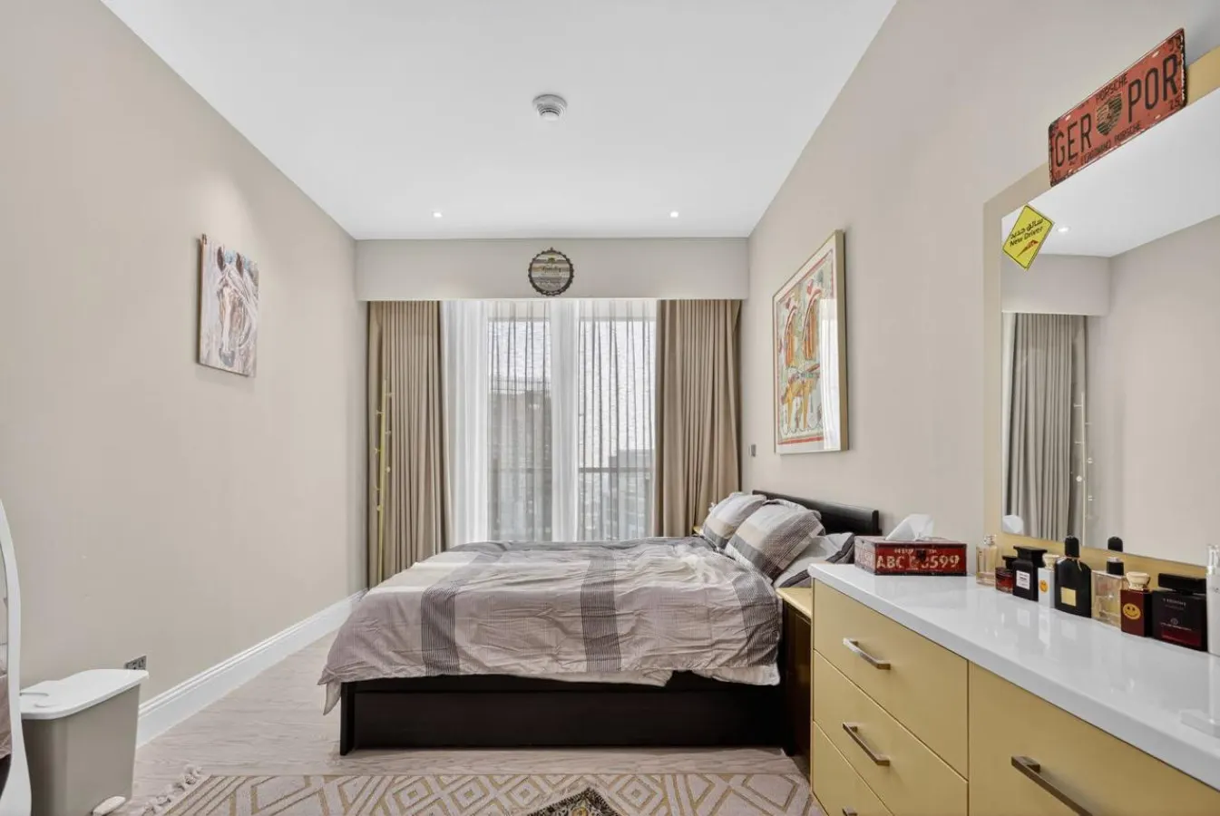 Stylish 1-Bedroom Apartment in Business Bay with Balcony Views 7
