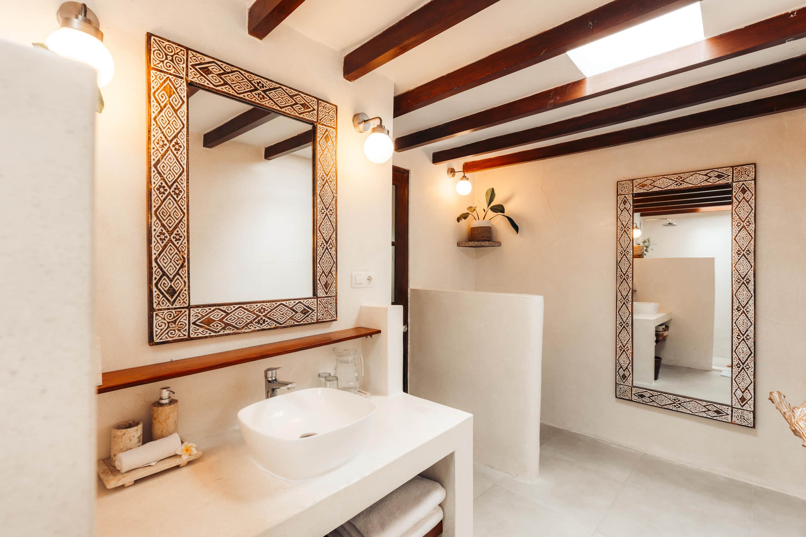 Luxurious 5-BR Traditional Balinese Akasa Villa 34