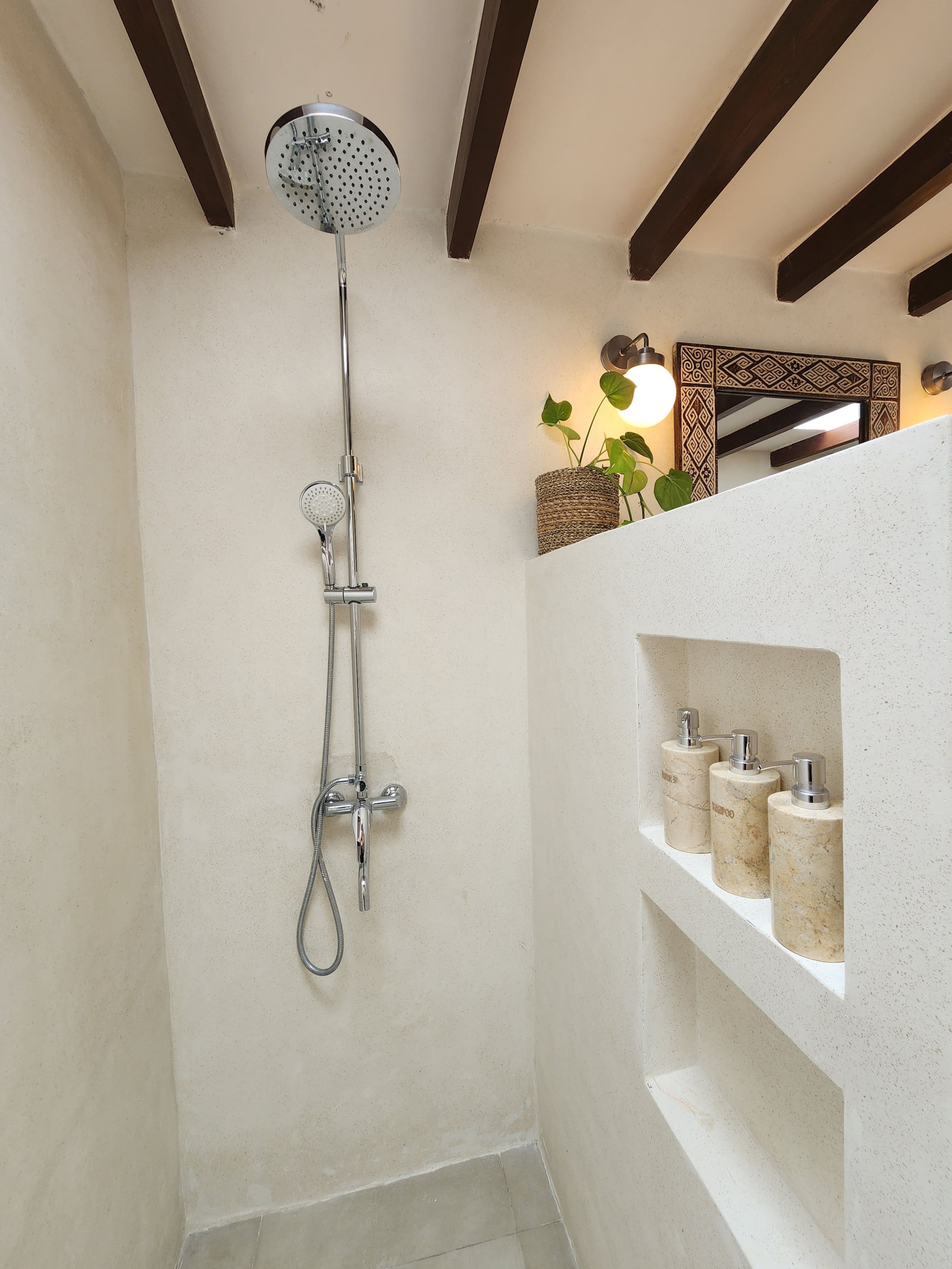 Luxurious 5-BR Traditional Balinese Akasa Villa — photo 4