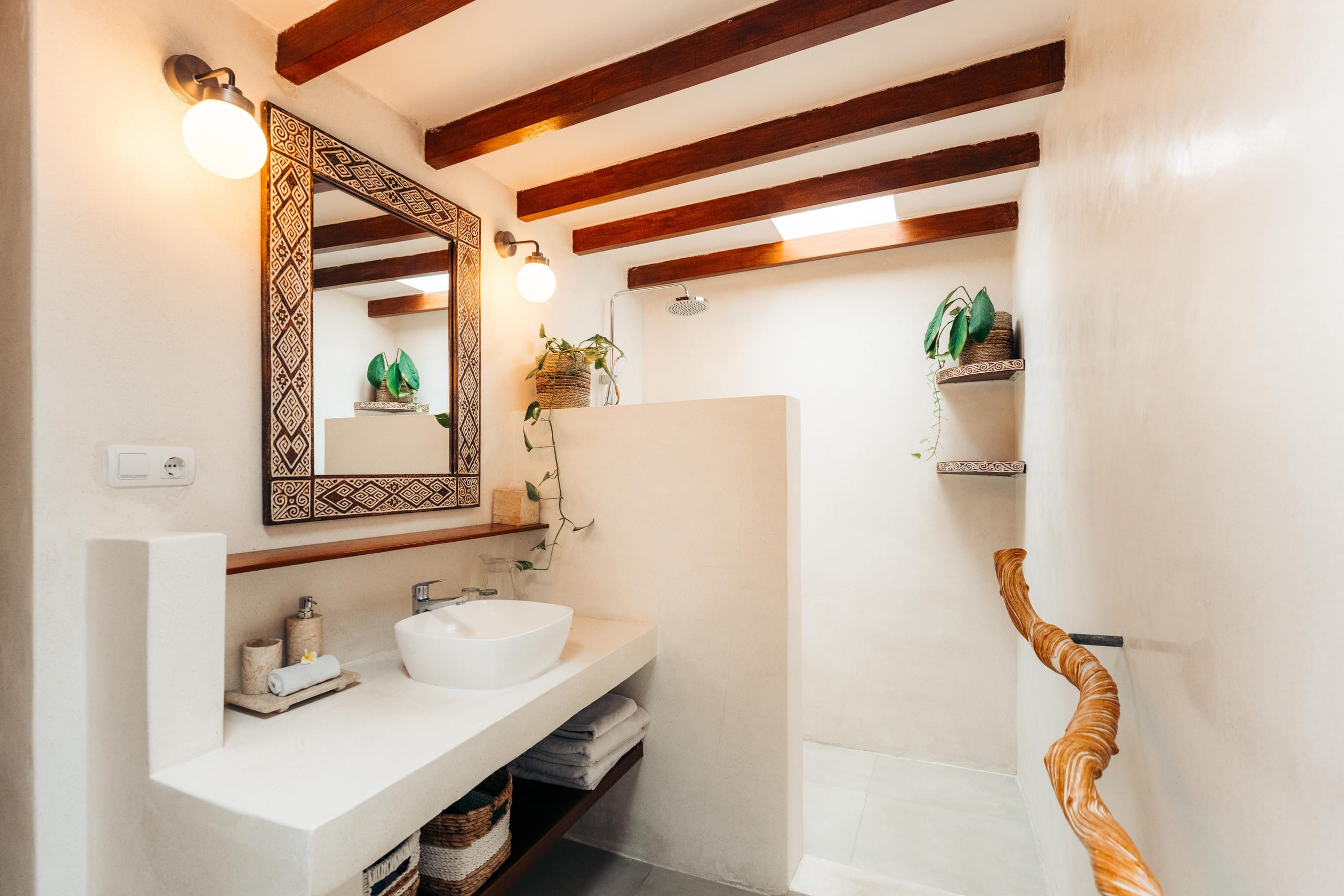 Luxurious 5-BR Traditional Balinese Akasa Villa 35