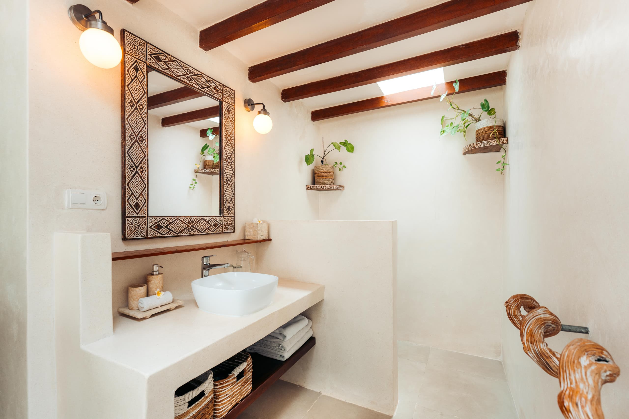 Luxurious 5-BR Traditional Balinese Akasa Villa 32