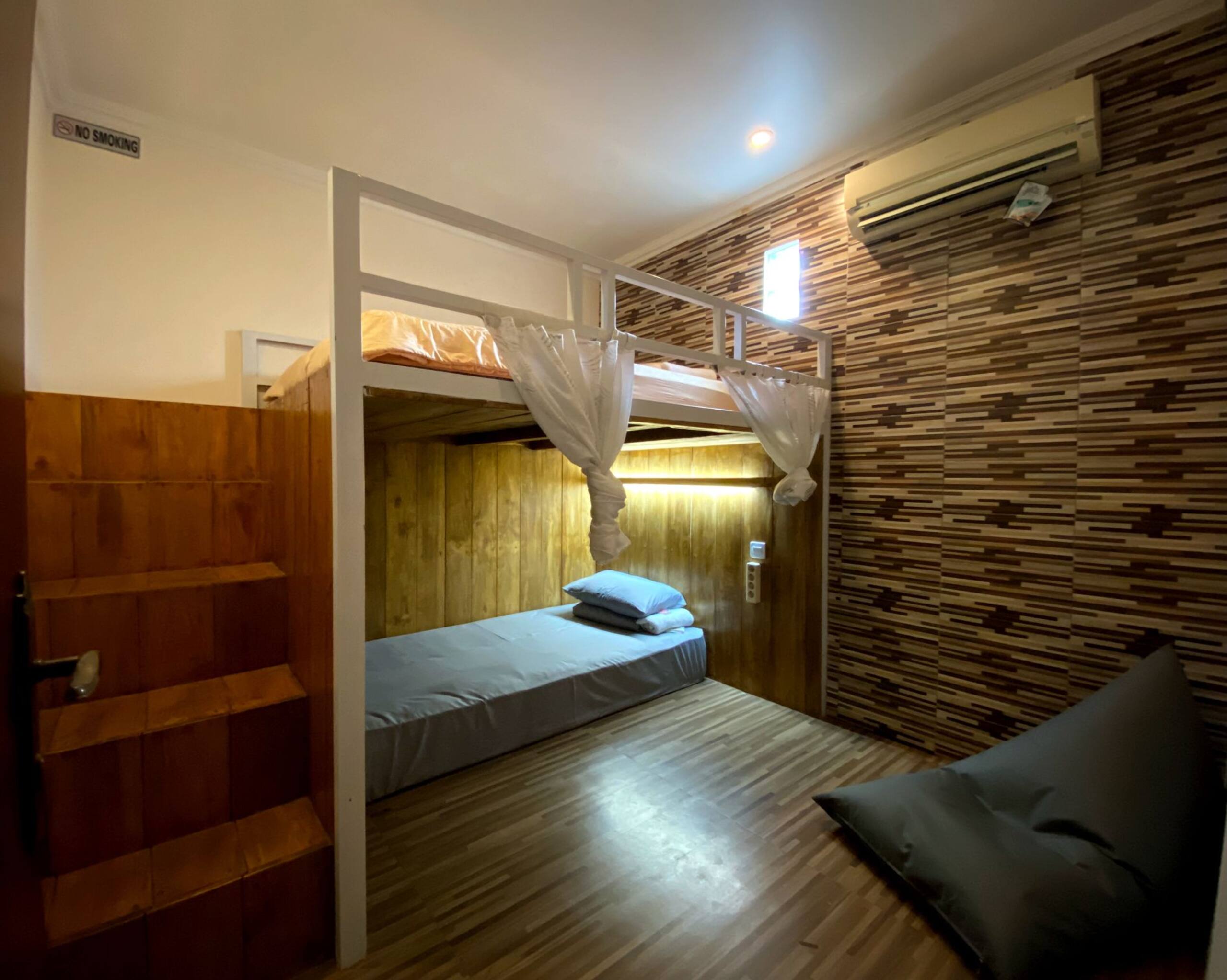 Homestay, Private room at Dong Paloh Hostel