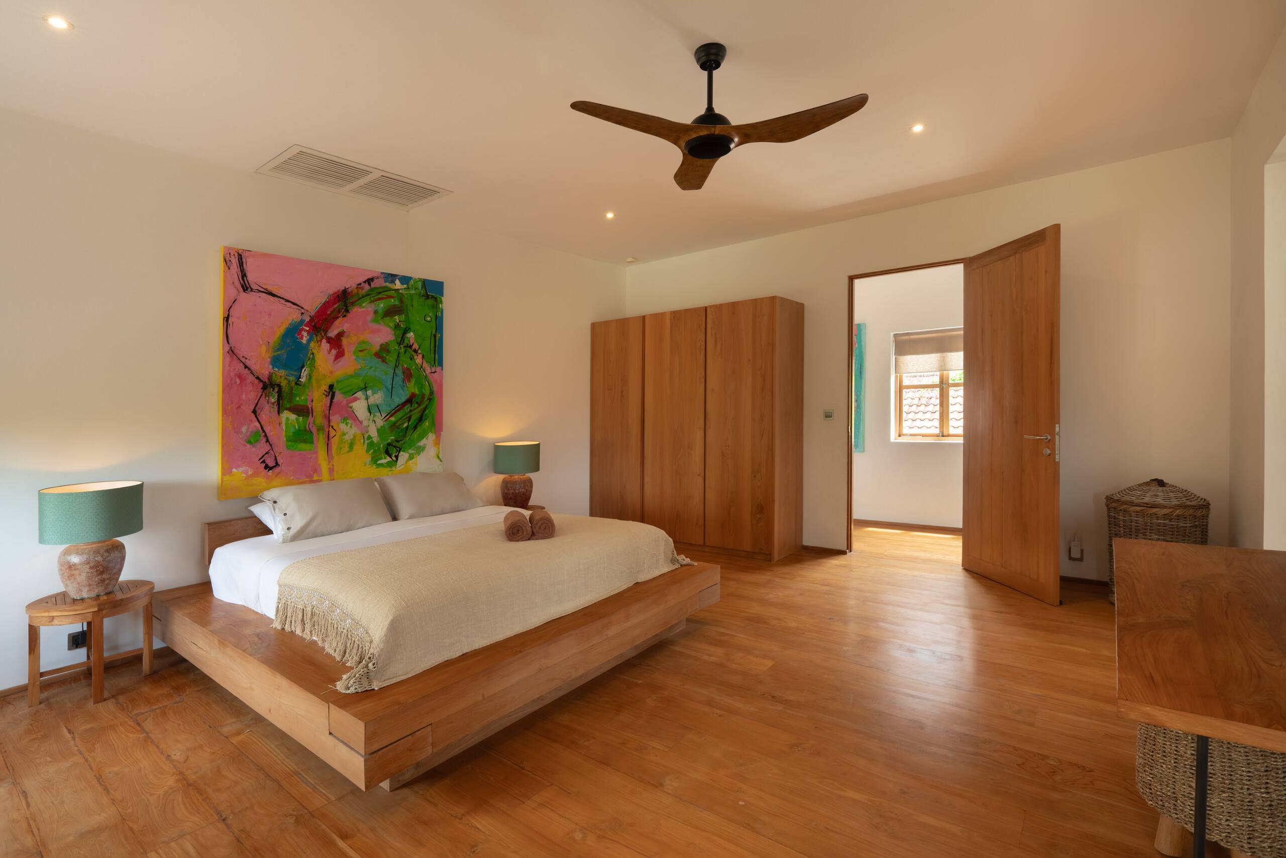 Villa Casali 3/4BR family retreat with 18m pool. 19