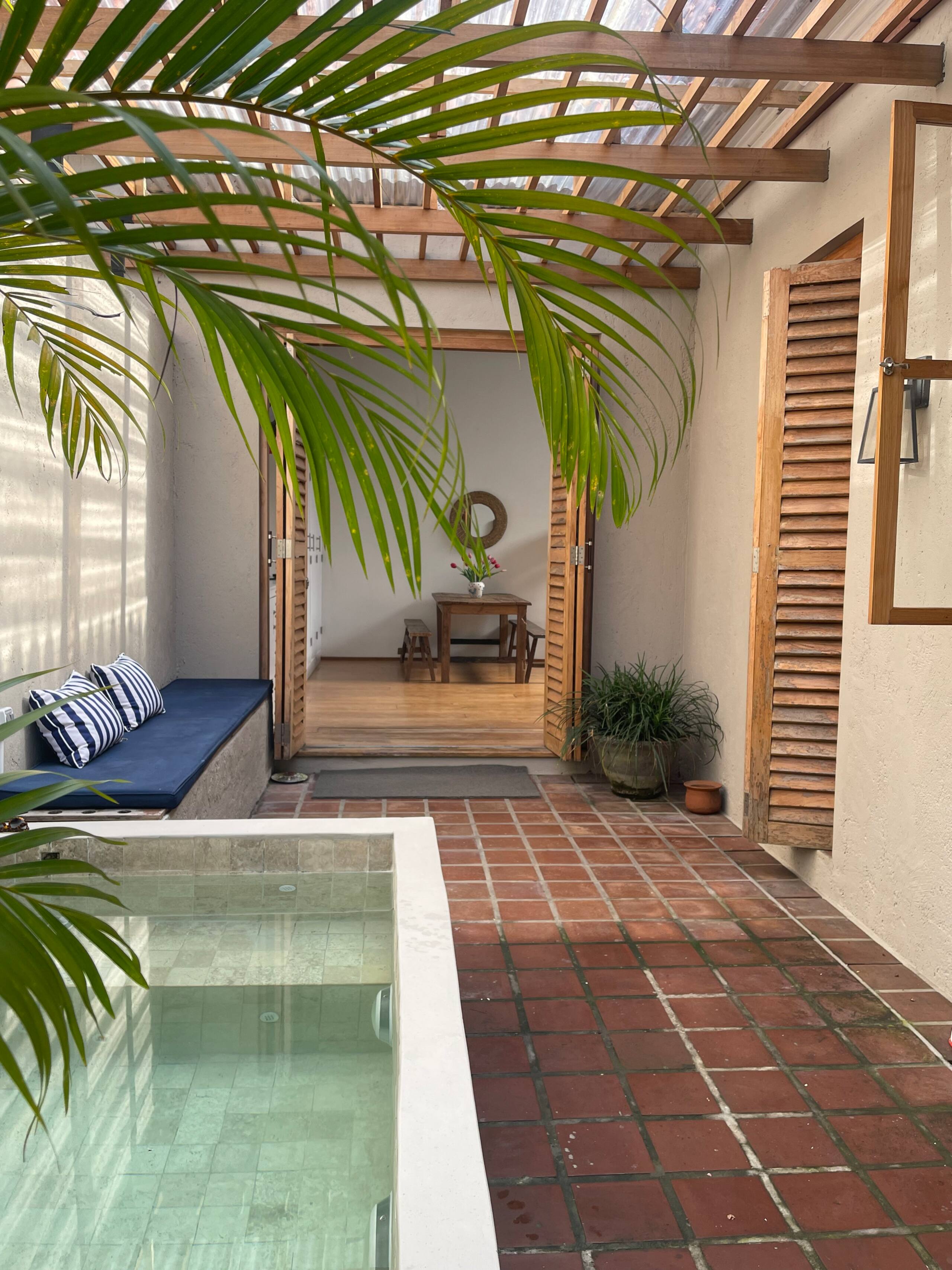 Villa Casali 3/4BR family retreat with 18m pool. 36