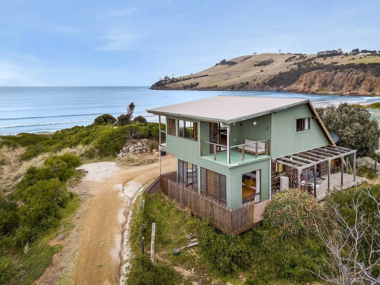Beachfront Cabin, Private Path to Clifton Beach
