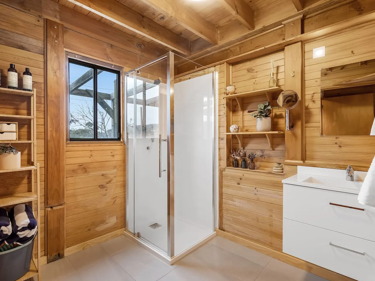 Beachfront Cabin, Private Path to Clifton Beach 18