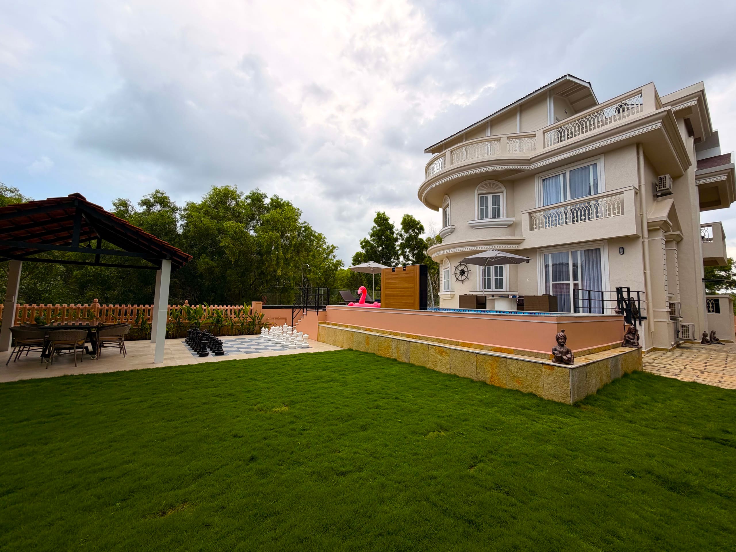 Coco Breeze Luxury 5BHK Beach Villa & Private Pool 16