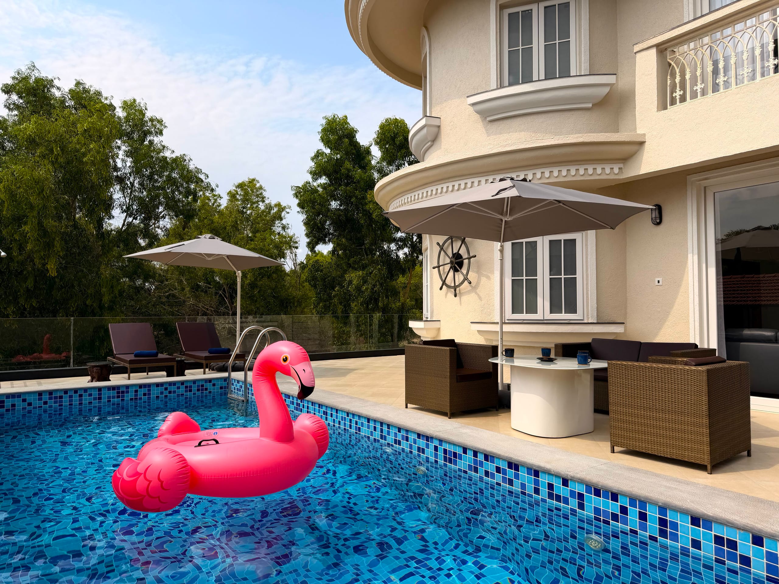 Coco Breeze Luxury 5BHK Beach Villa & Private Pool 1