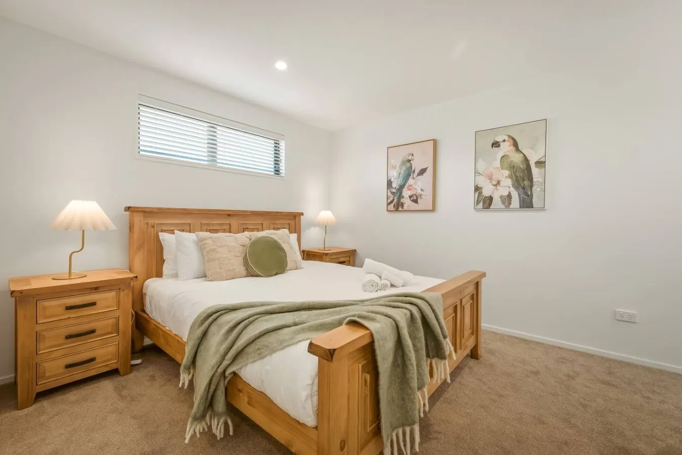 3 BRM Townhouse 5 mins drive to CBD - free parking 2