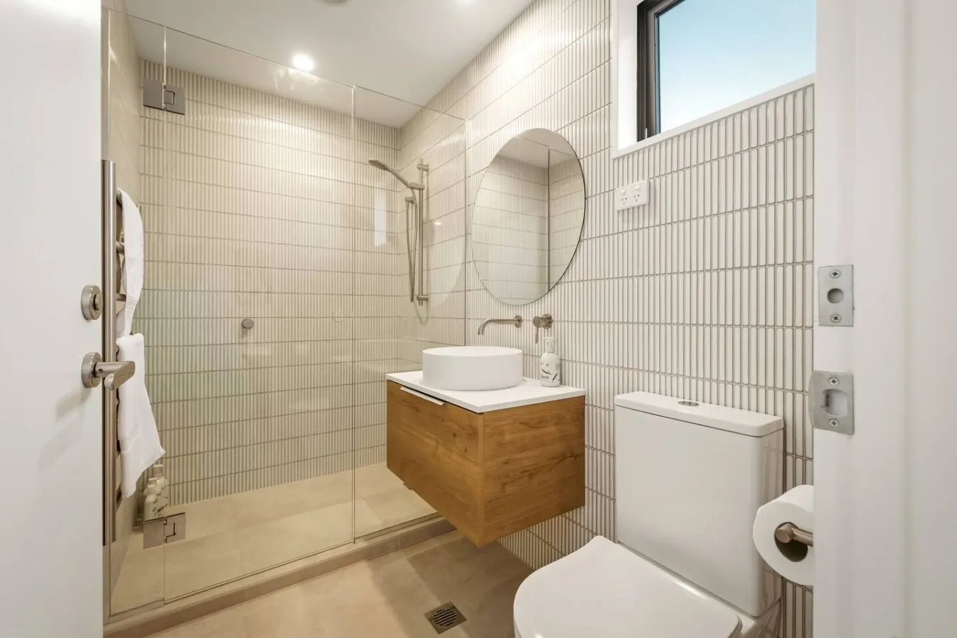 3 BRM Townhouse 5 mins drive to CBD - free parking 11