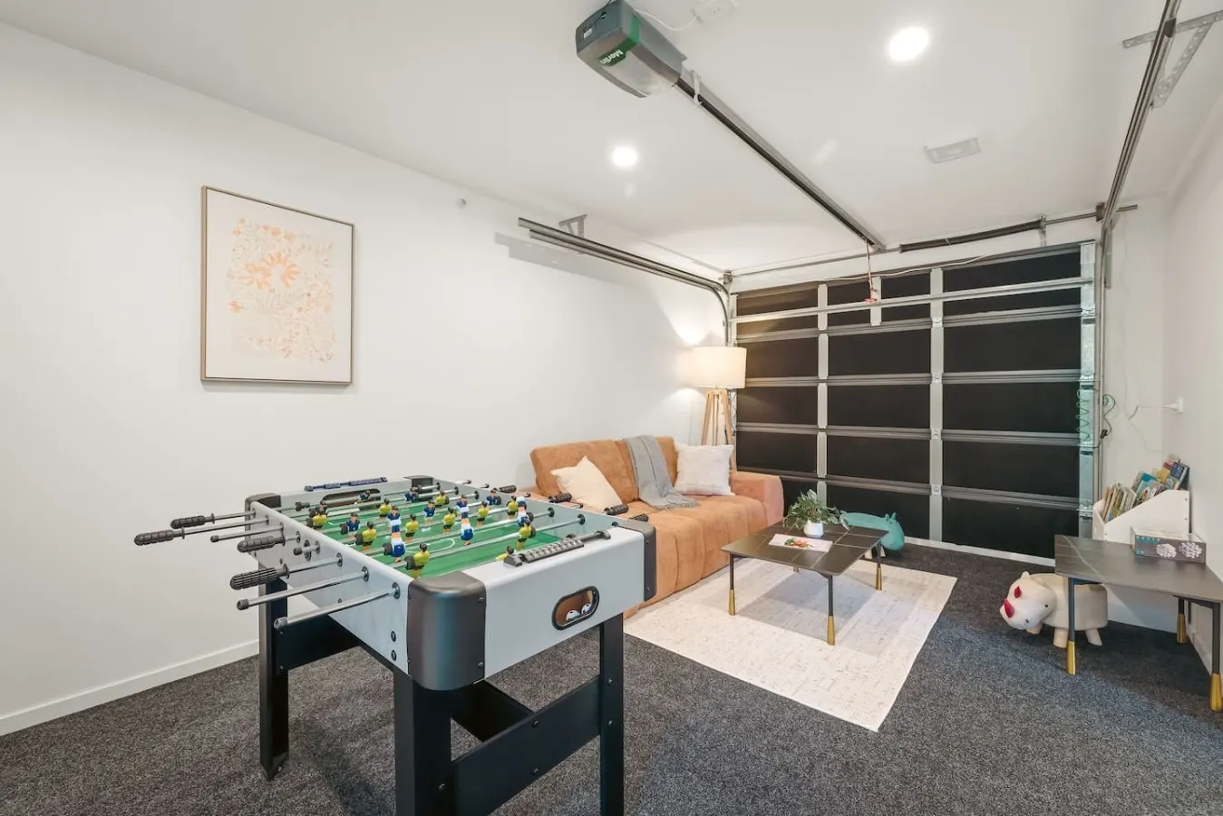 3 BRM Townhouse 5 mins drive to CBD - free parking 18
