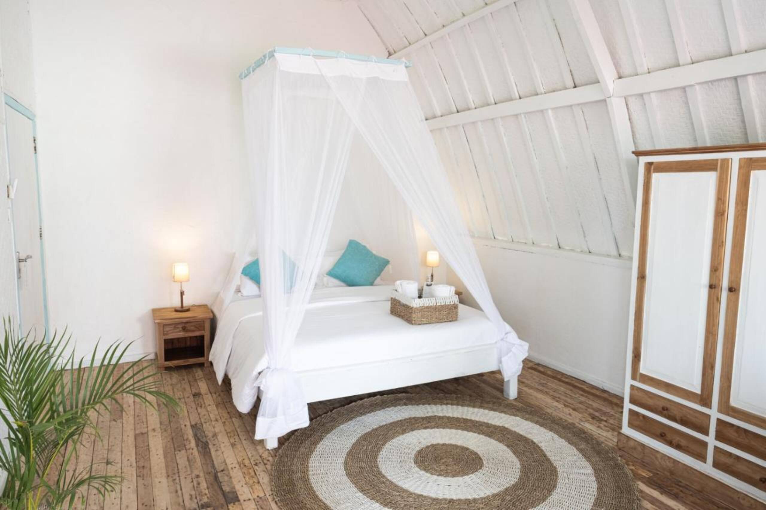Shore 2 Bedroom Cottage — photo 3