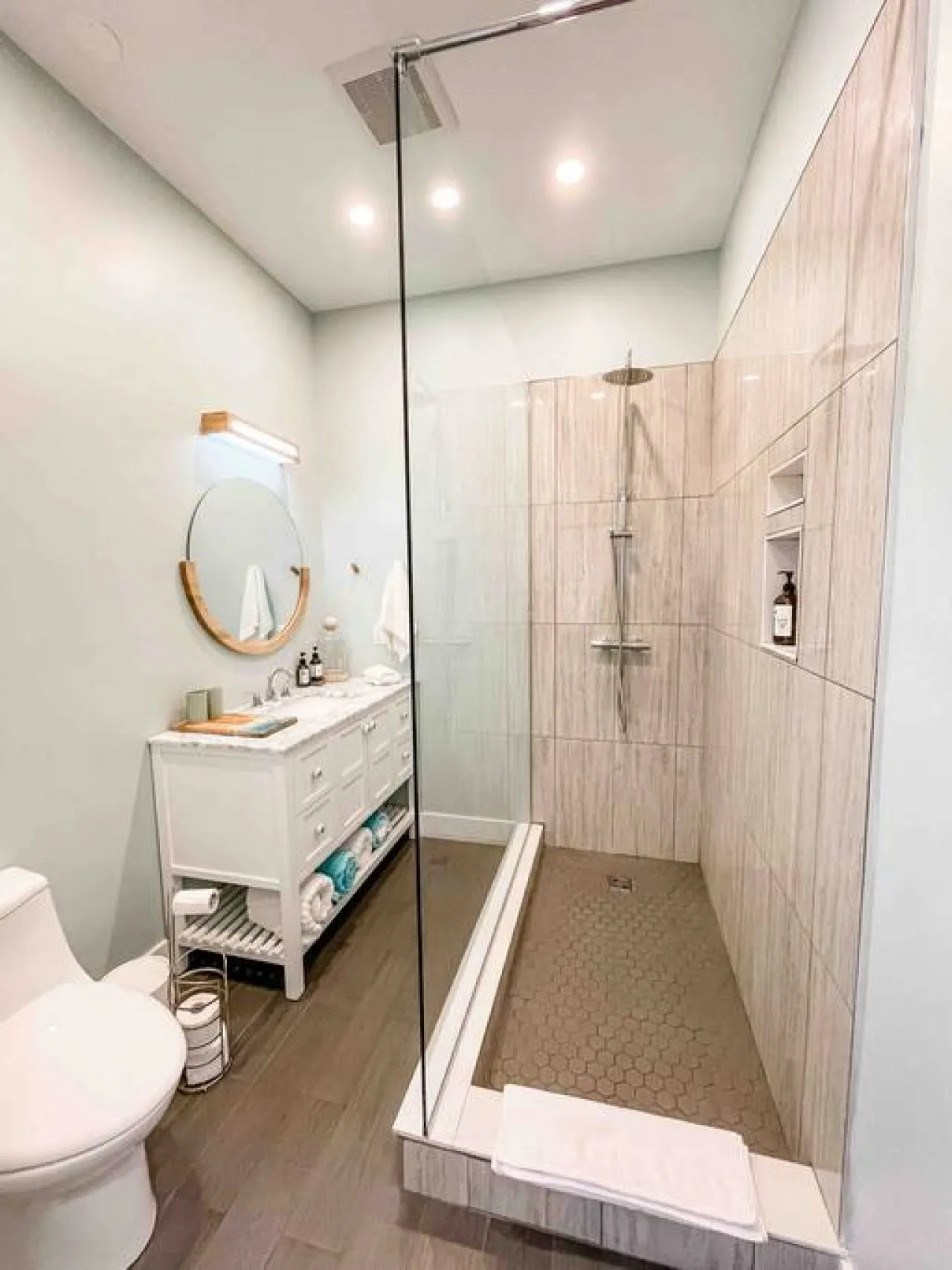 Wellington on the Beach: Hideaway Suites & Hot Tub 17