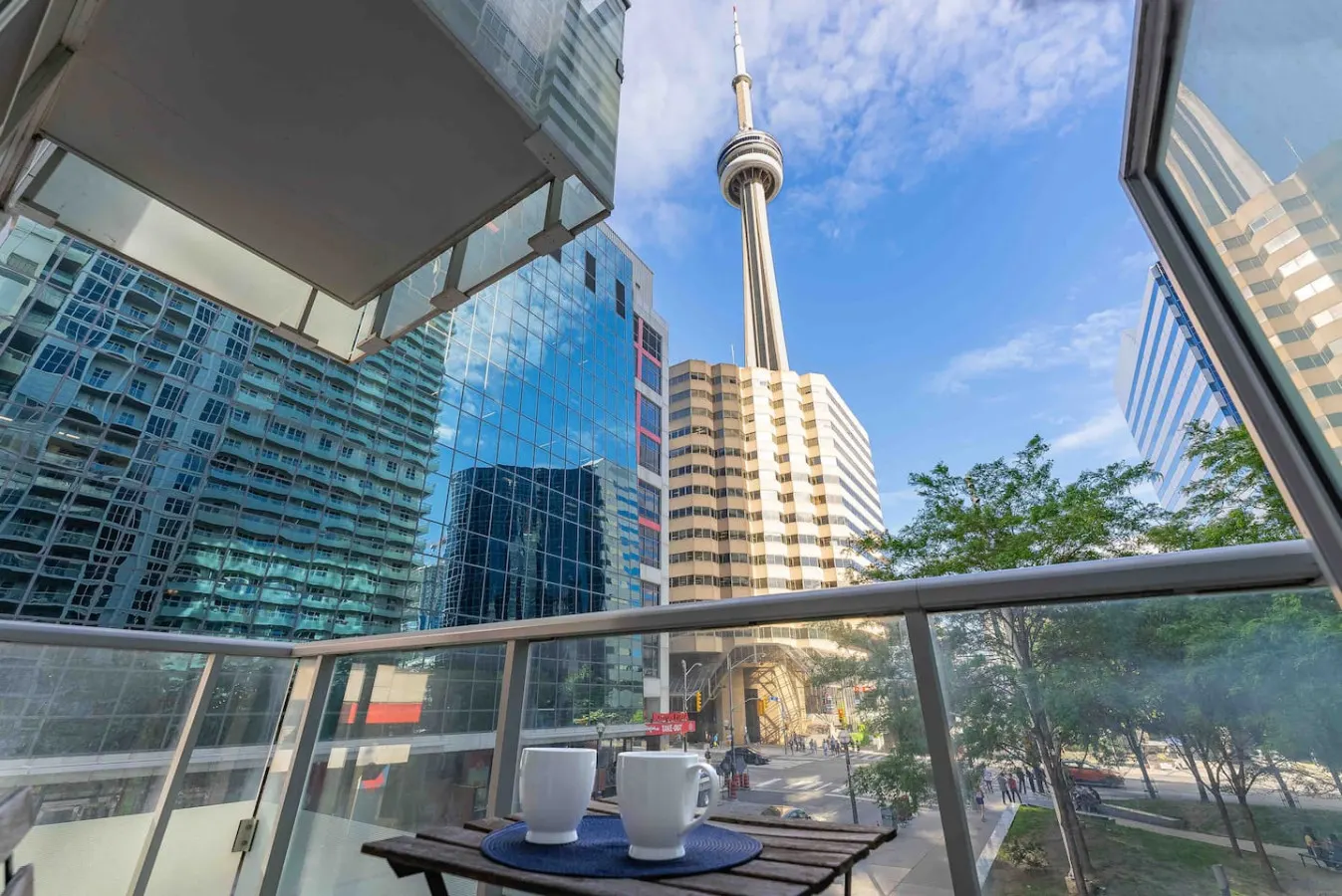 2BR/2BTH Condo • Parking • CN Tower/Rogers Centre