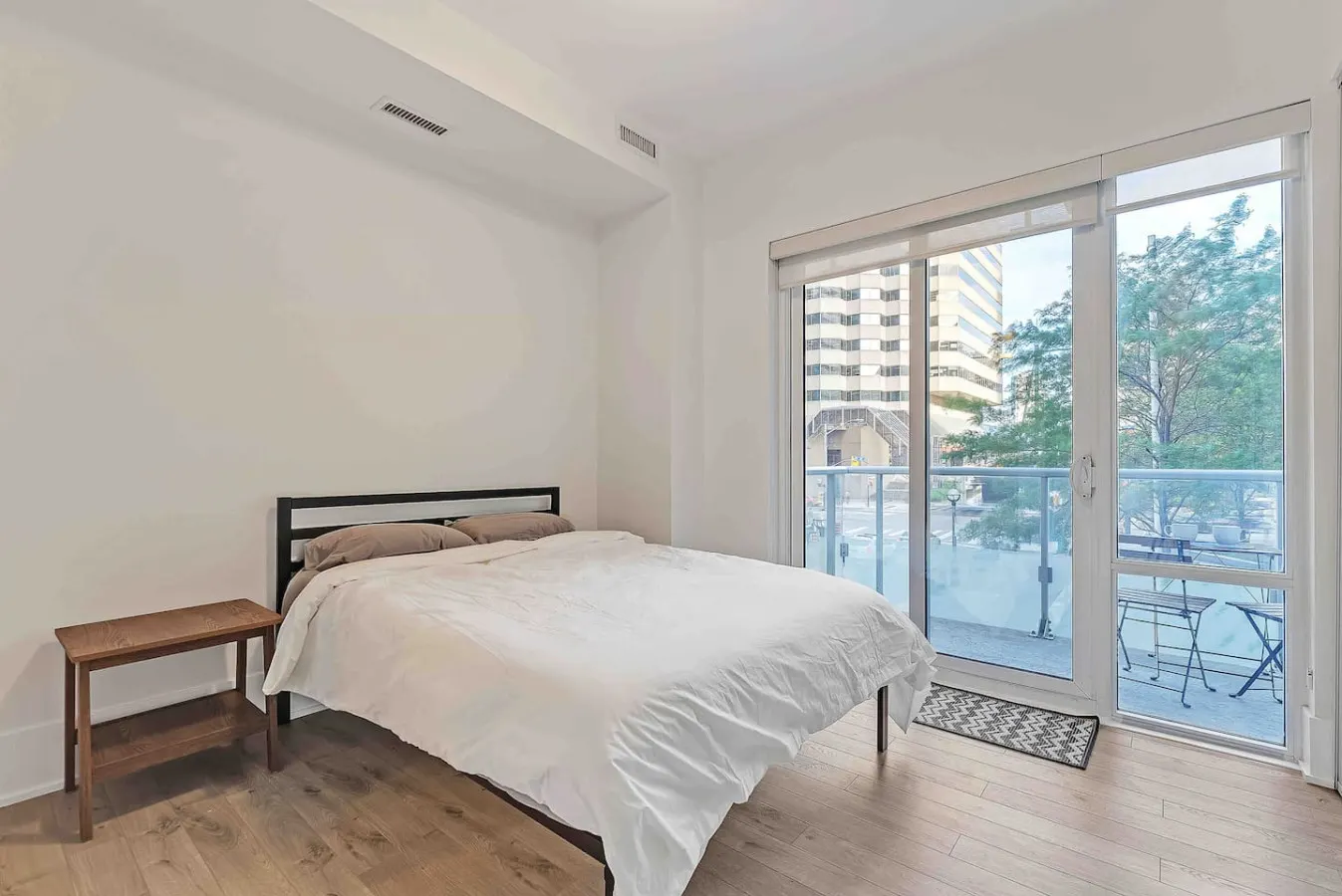 2BR/2BTH Condo Parking CN Tower/Rogers Centre 9