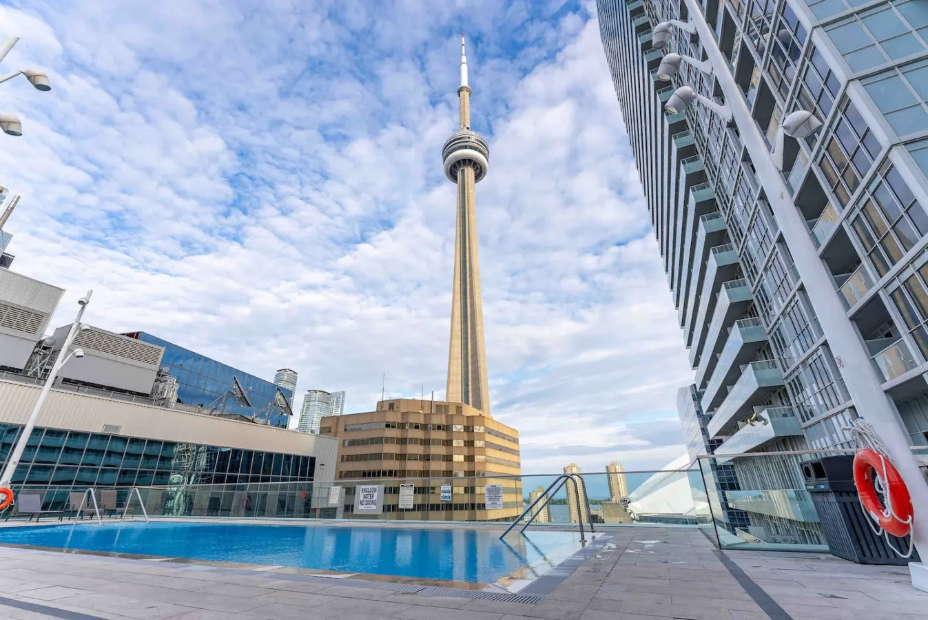2BR/2BTH Condo Parking CN Tower/Rogers Centre 17