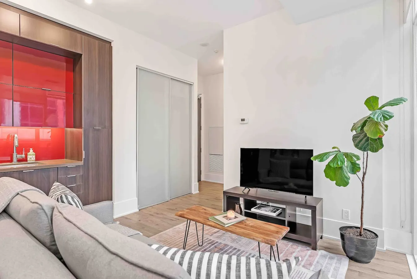 2BR/2BTH Condo Parking CN Tower/Rogers Centre 6