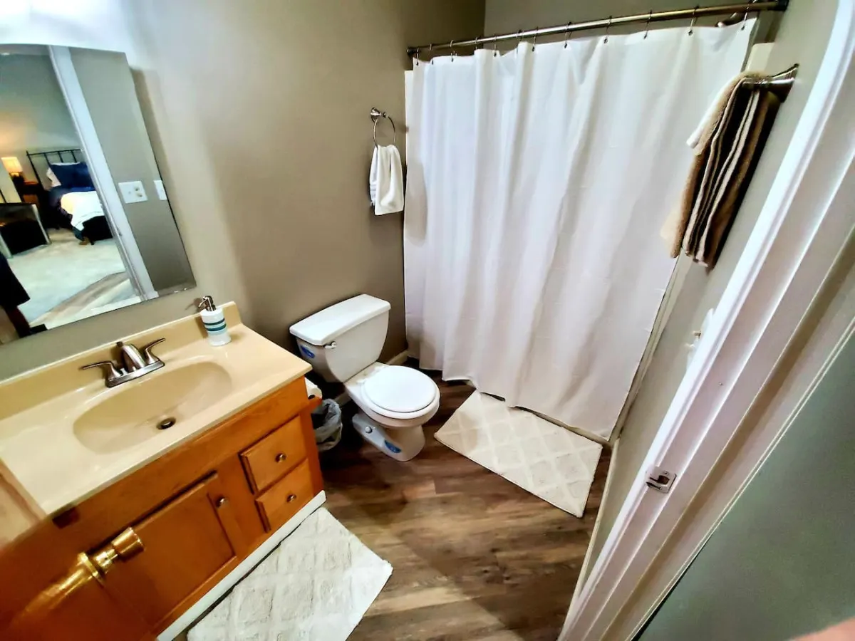 Walkable Cozy Downtown Studio (FREE Bikes to use) 10