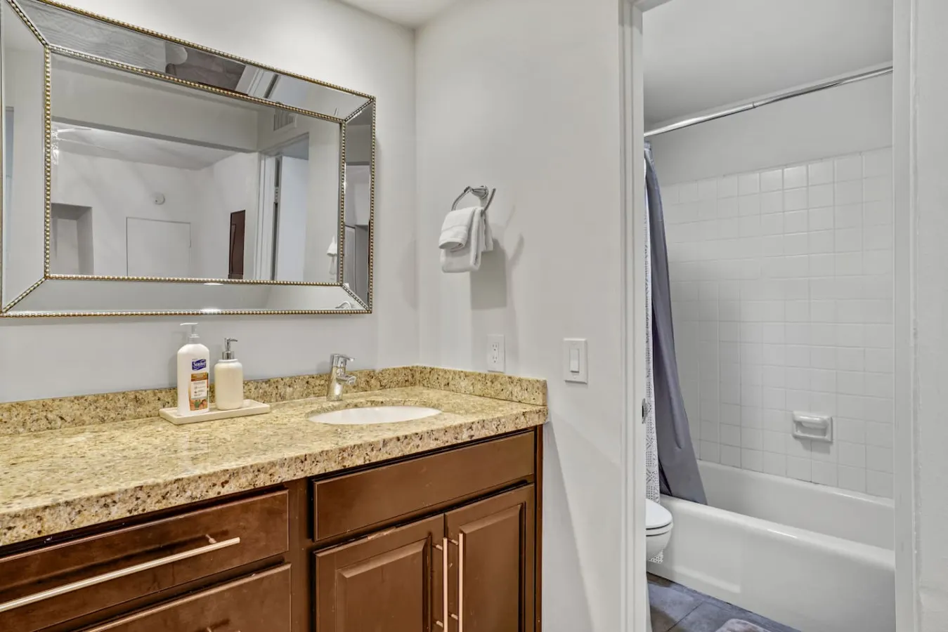 Mountain Cove: Indian Wells, CA 20