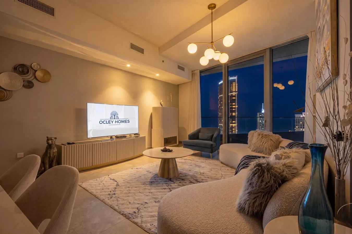 Central Lux Home w/ Stunning Views on 42nd Floor 9