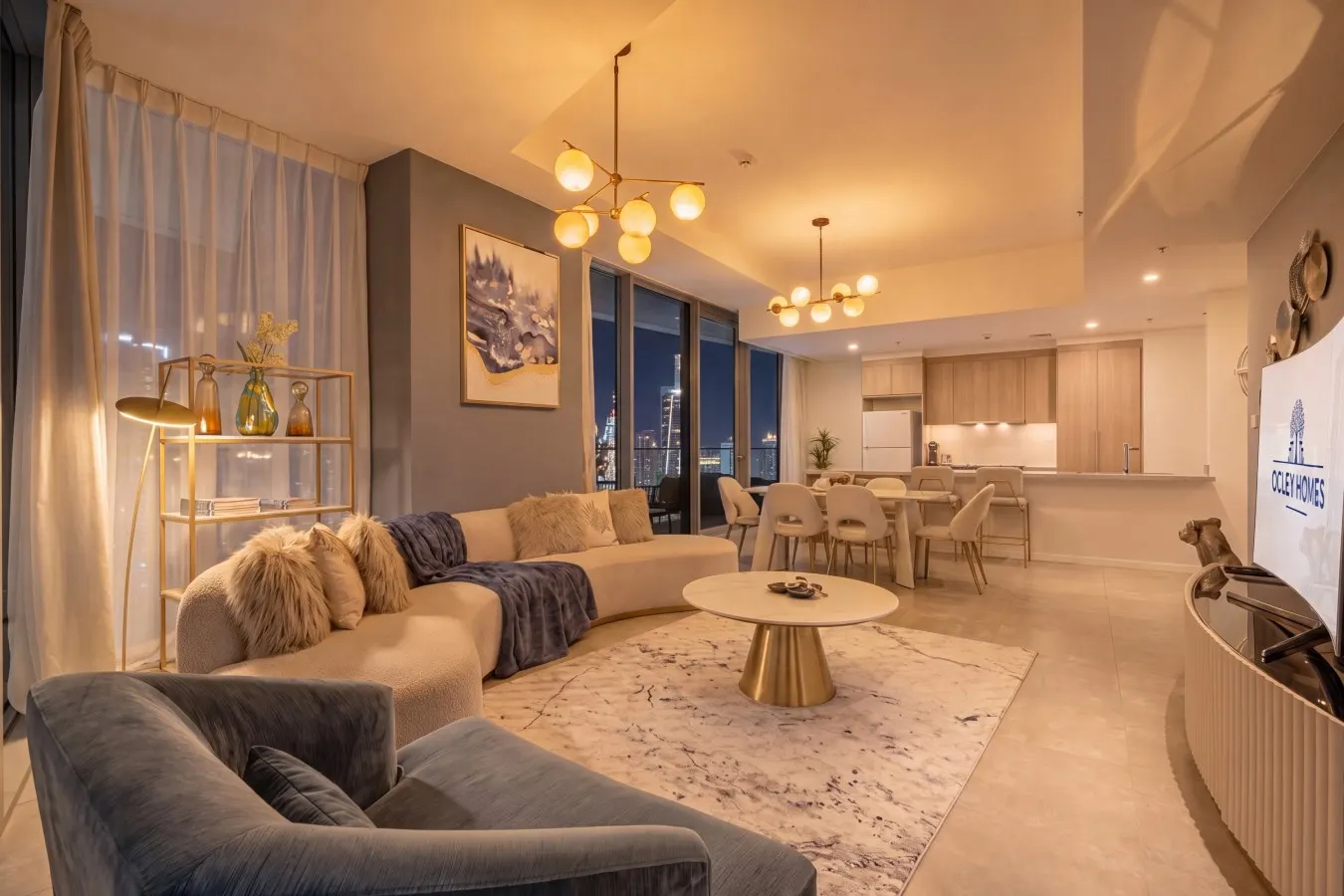 Central Lux Home w/ Stunning Views on 42nd Floor 10