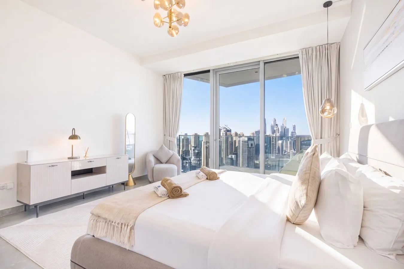 Central Lux Home w/ Stunning Views on 42nd Floor 15