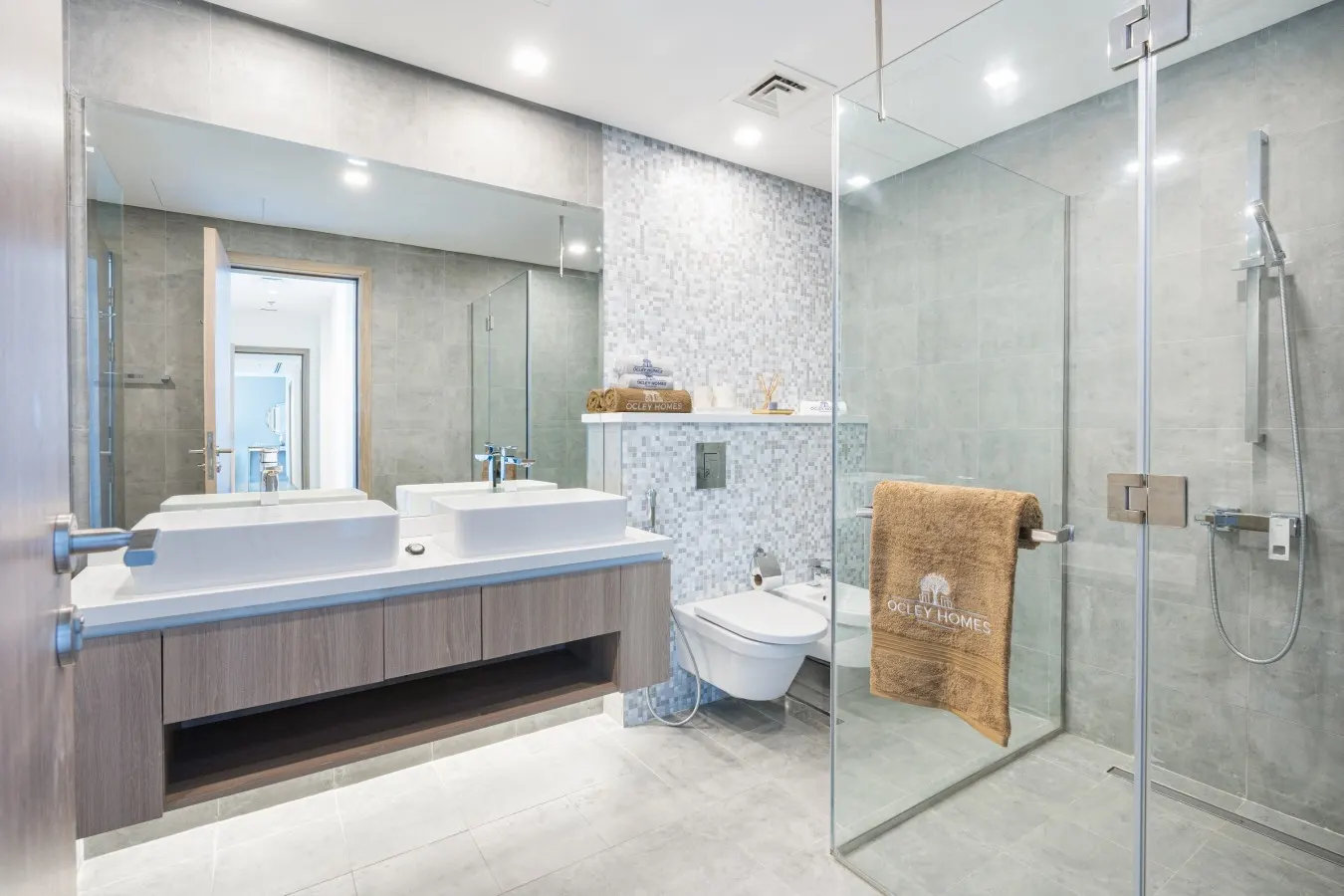 Central Lux Home w/ Stunning Views on 42nd Floor 18