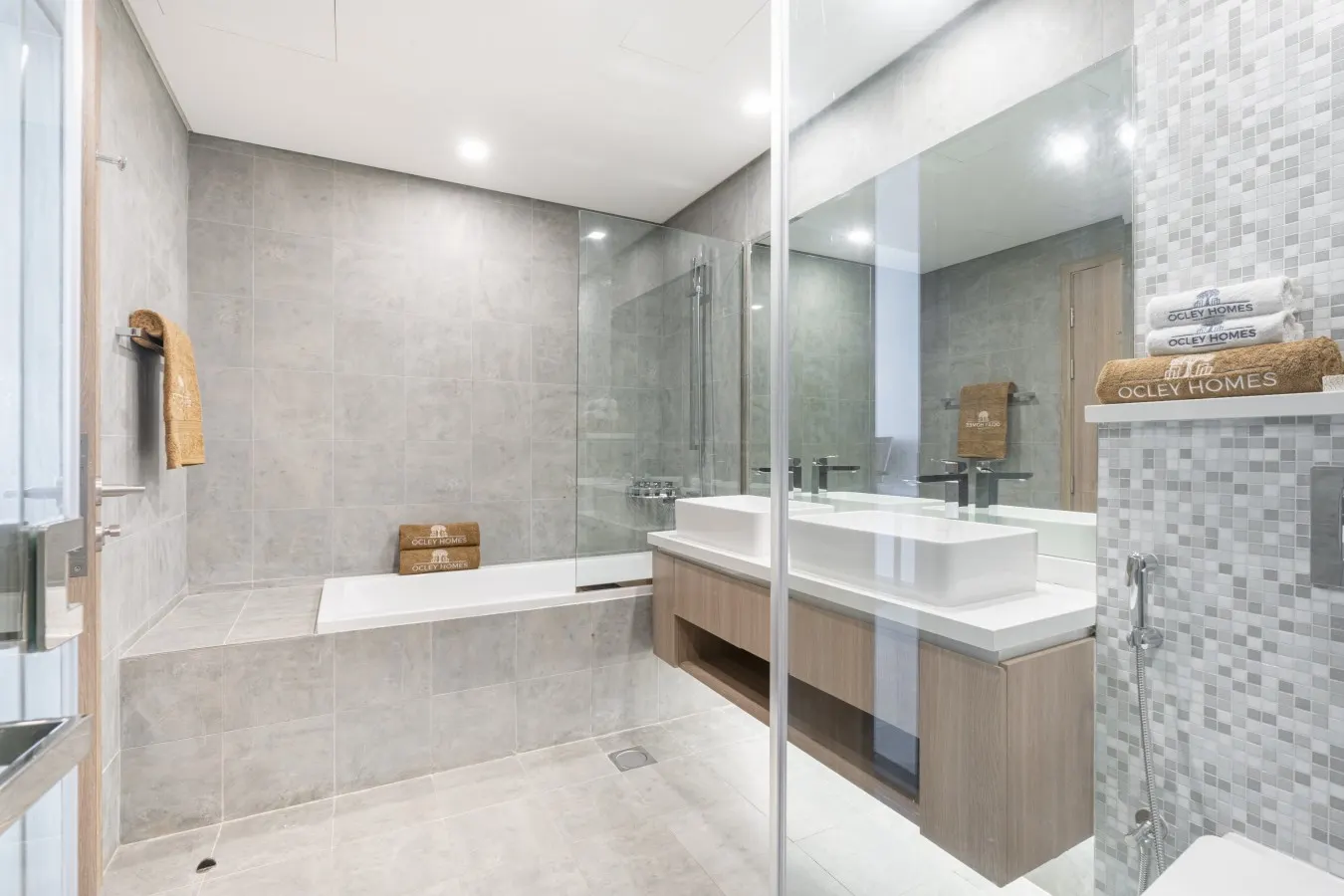Central Lux Home w/ Stunning Views on 42nd Floor 19