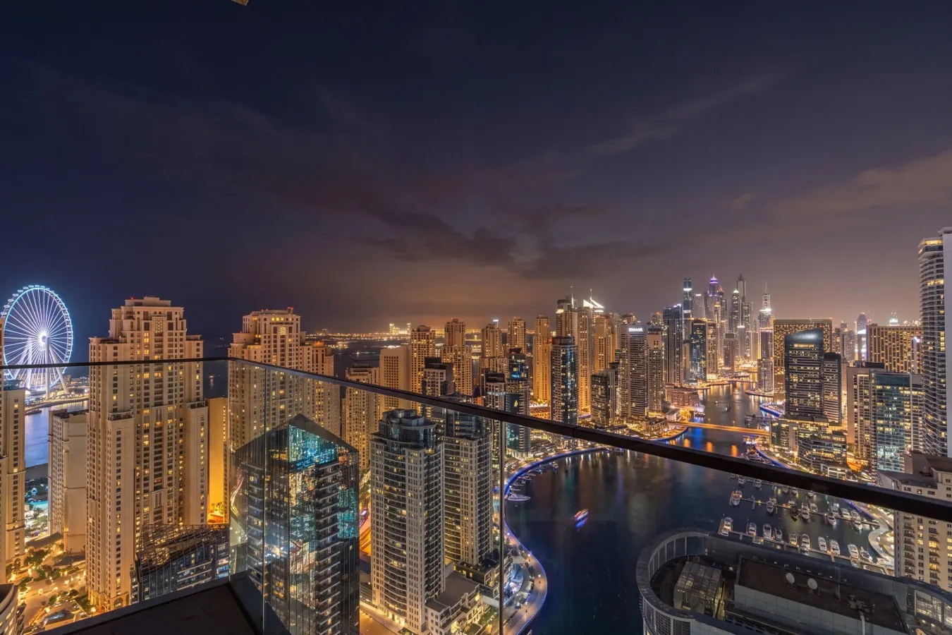 Central Lux Home w/ Stunning Views on 42nd Floor — photo 4