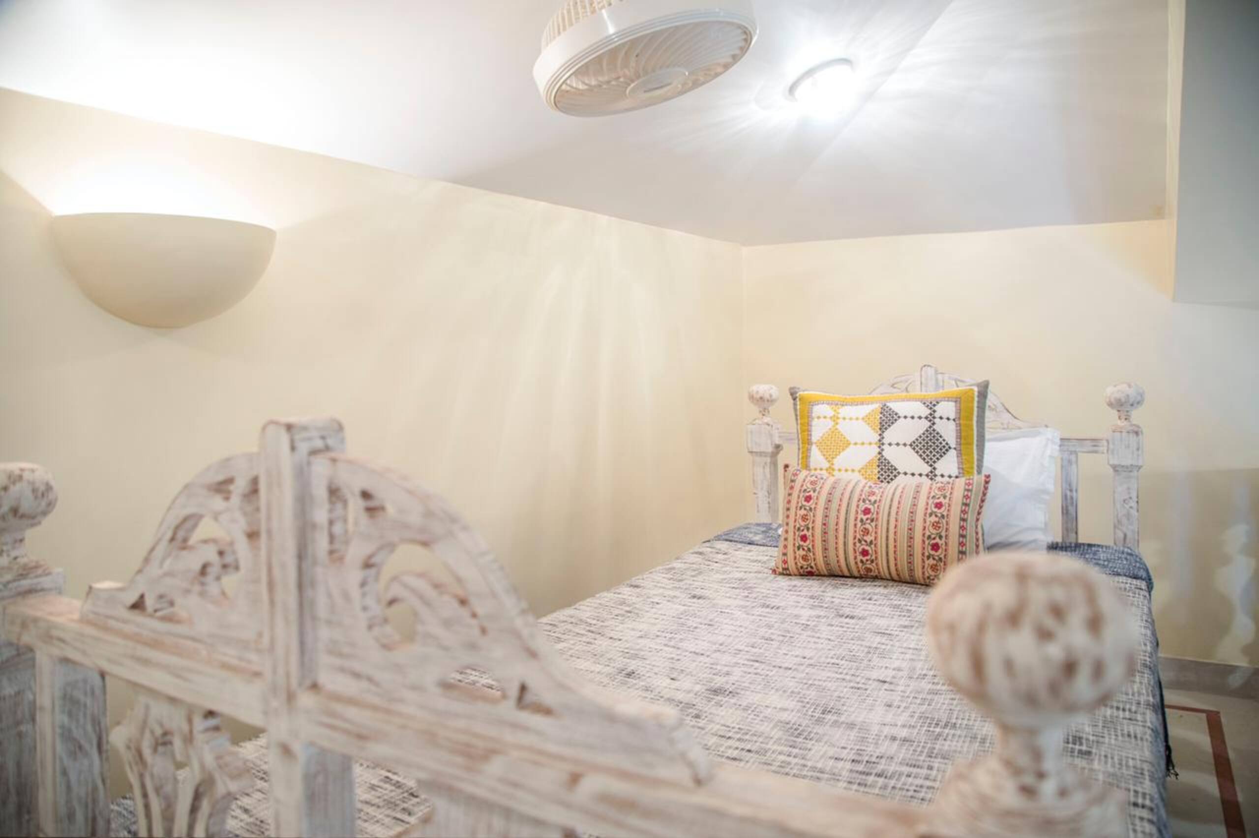Casa Mora Assagao-Breakfast/3BHK/8pax,Goa, w/pool 24