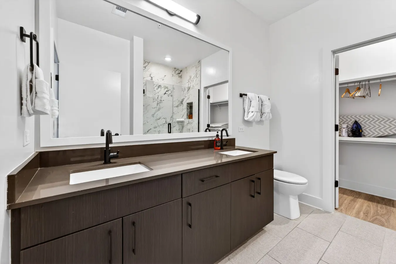 Upscale 2BR Stay Minutes from Convention Center 18